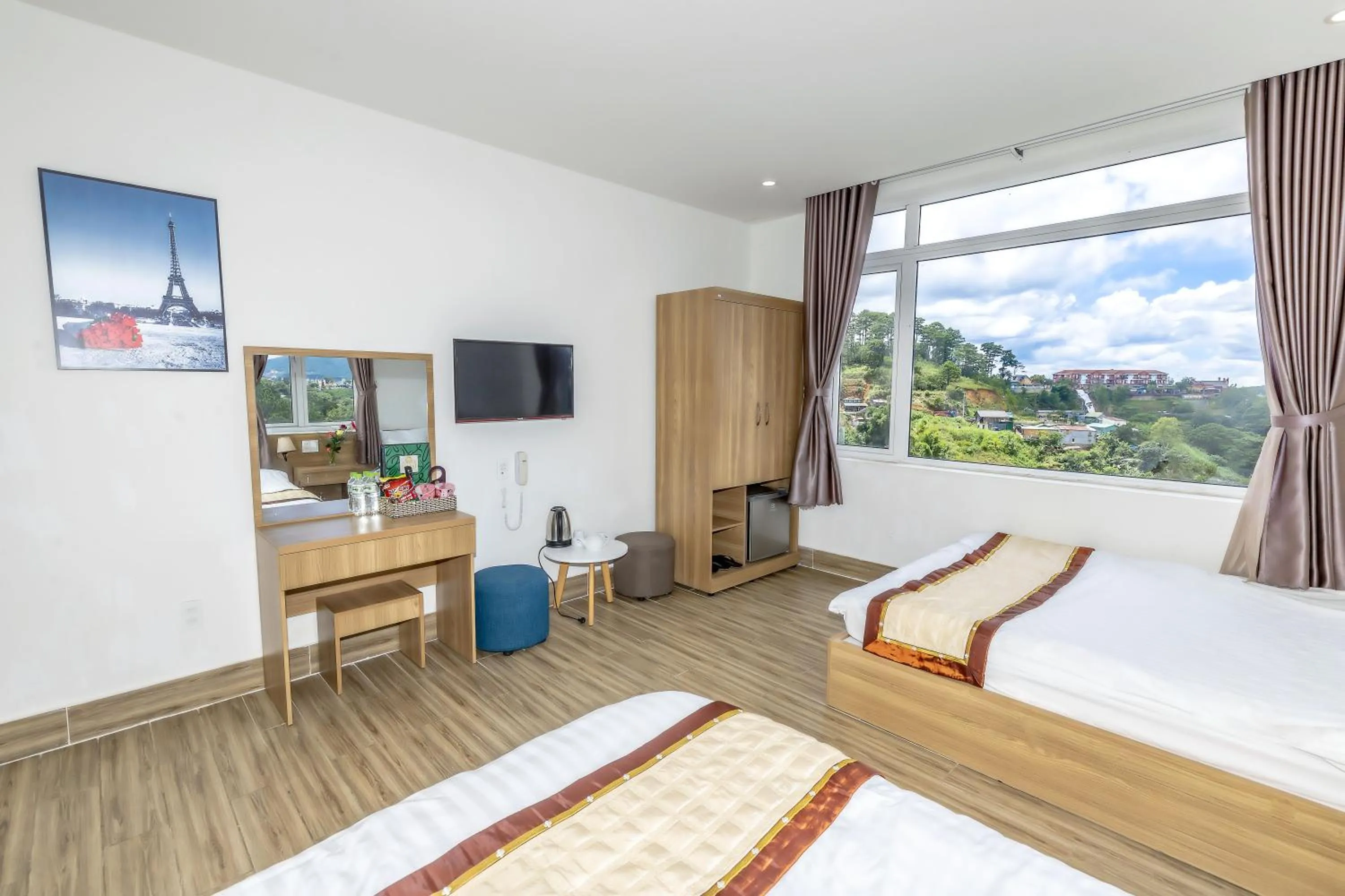 Photo of the whole room, Bed in Lacami Dalat Hotel