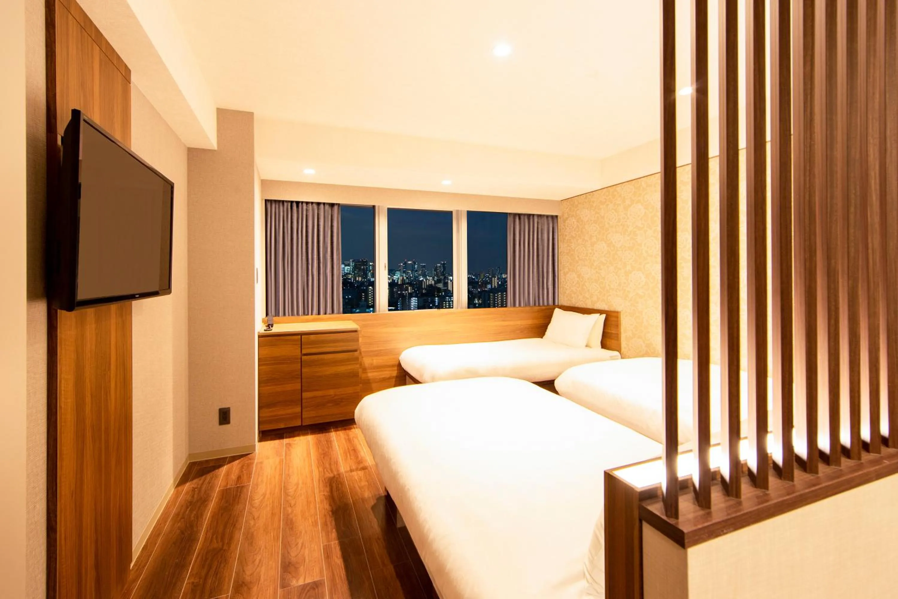 Photo of the whole room, Bed in karaksa hotel grande Shin-Osaka Tower
