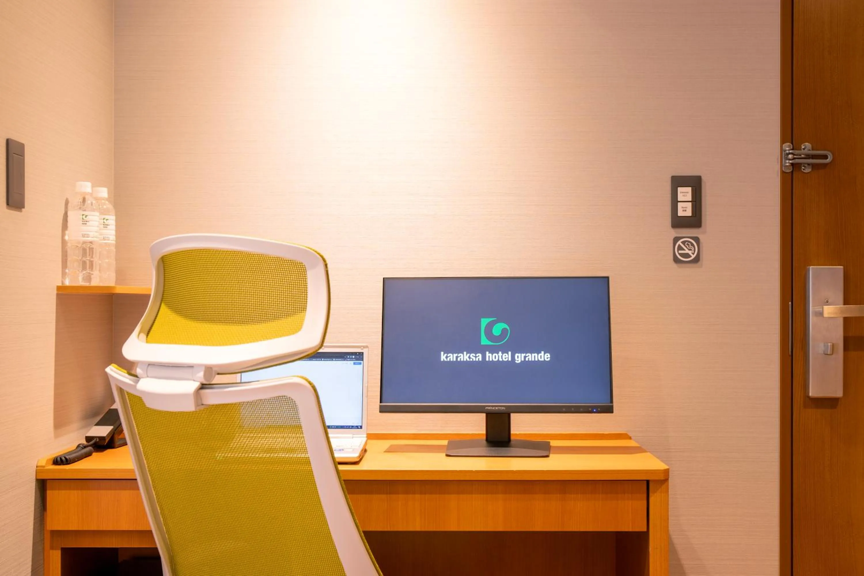 Photo of the whole room in karaksa hotel grande Shin-Osaka Tower