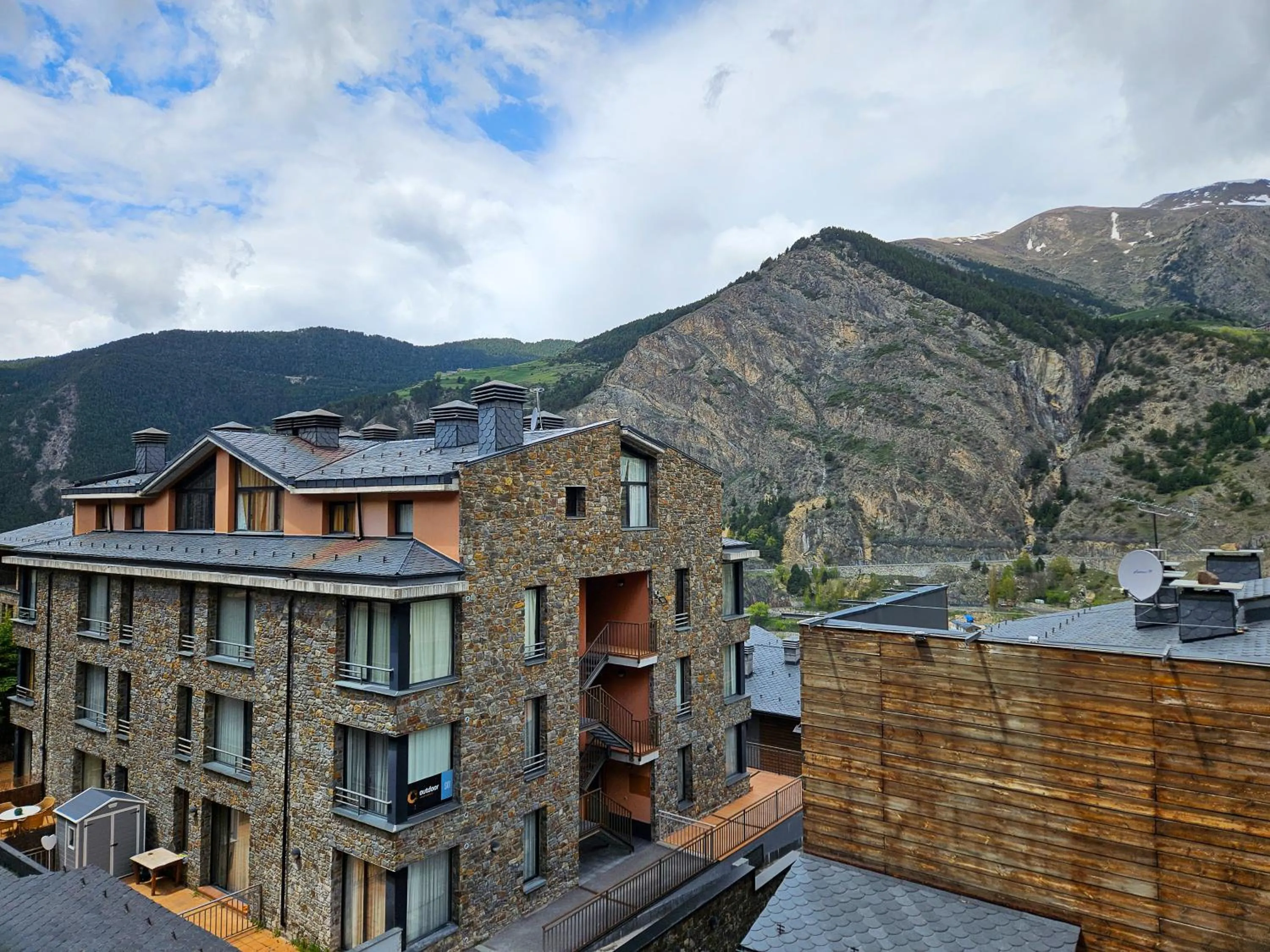 Mountain view in Apartamentos Canillo Ribagrossa 3000