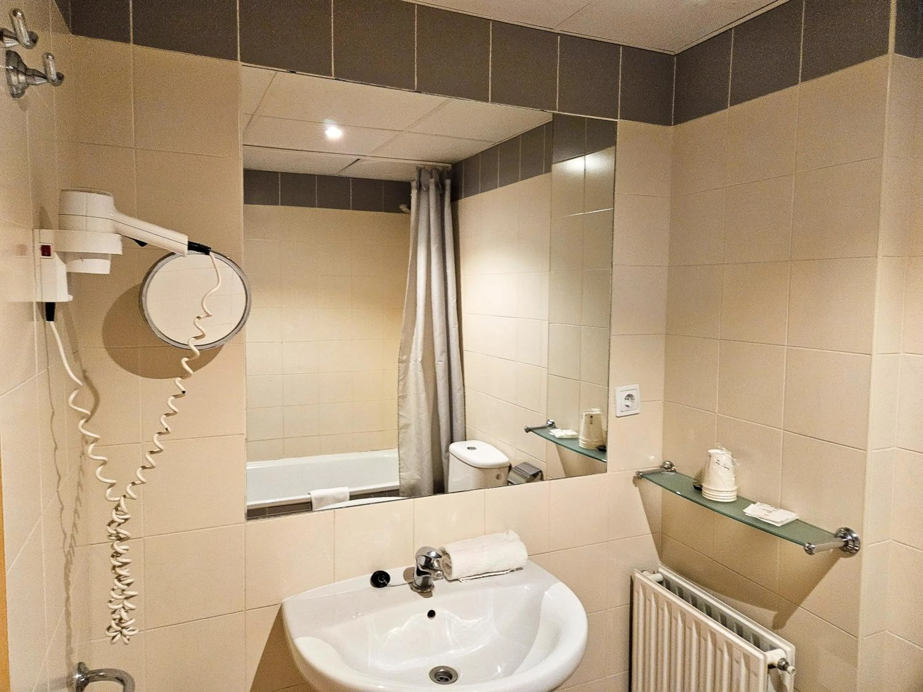 Bathroom in Apartamentos Canillo Ribagrossa 3000