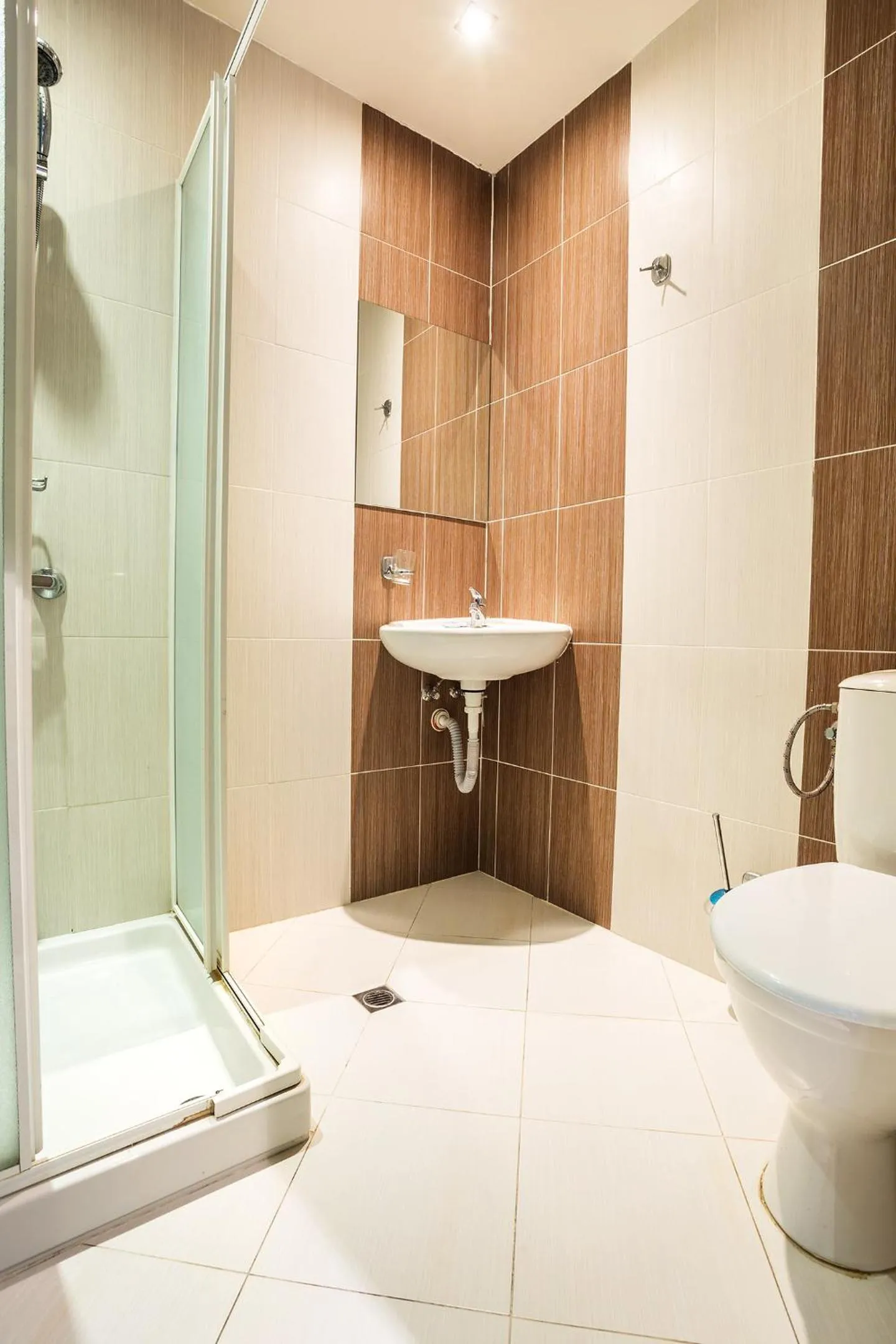 Shower in Dragoman Hotel