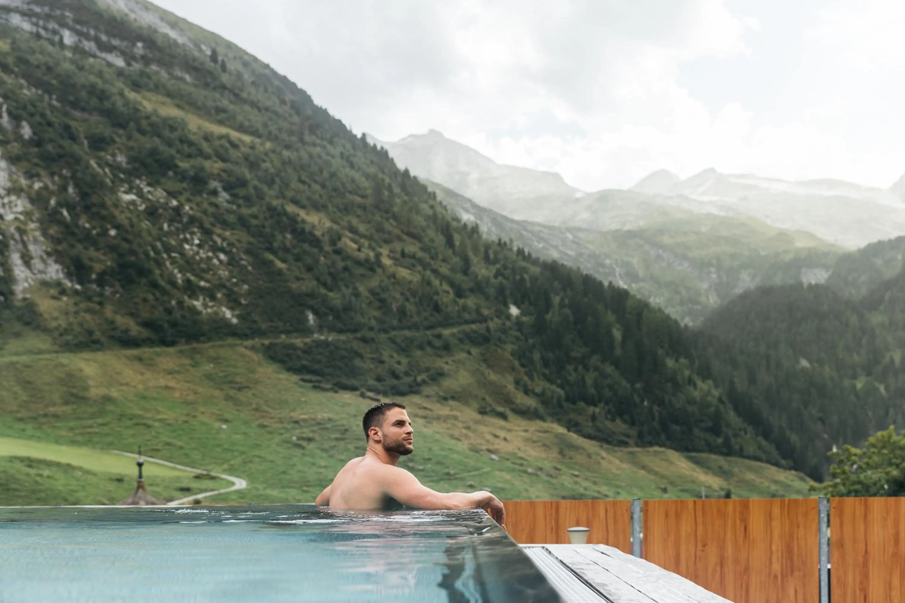 Pool view in Hotel Klausnerhof