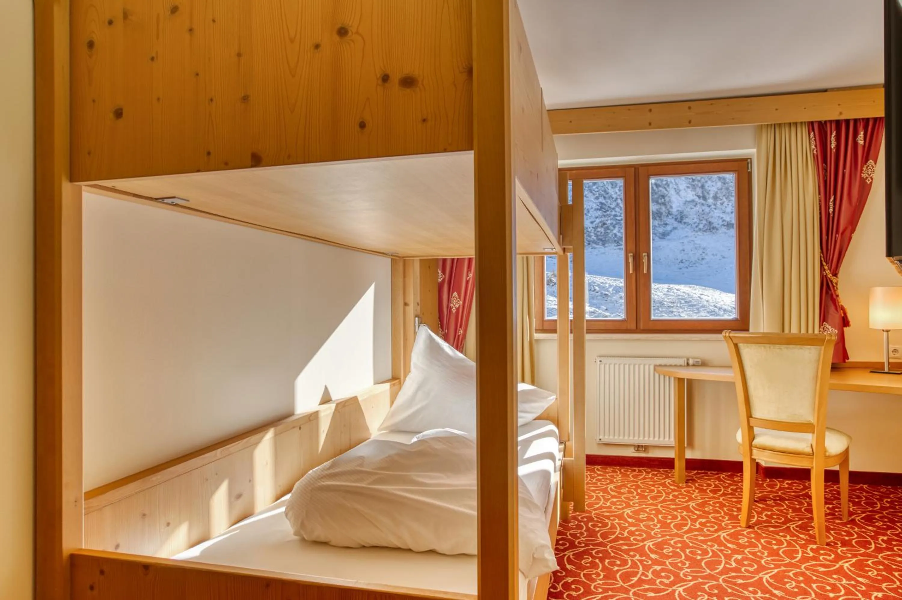 bunk bed, Bed in Hotel Klausnerhof