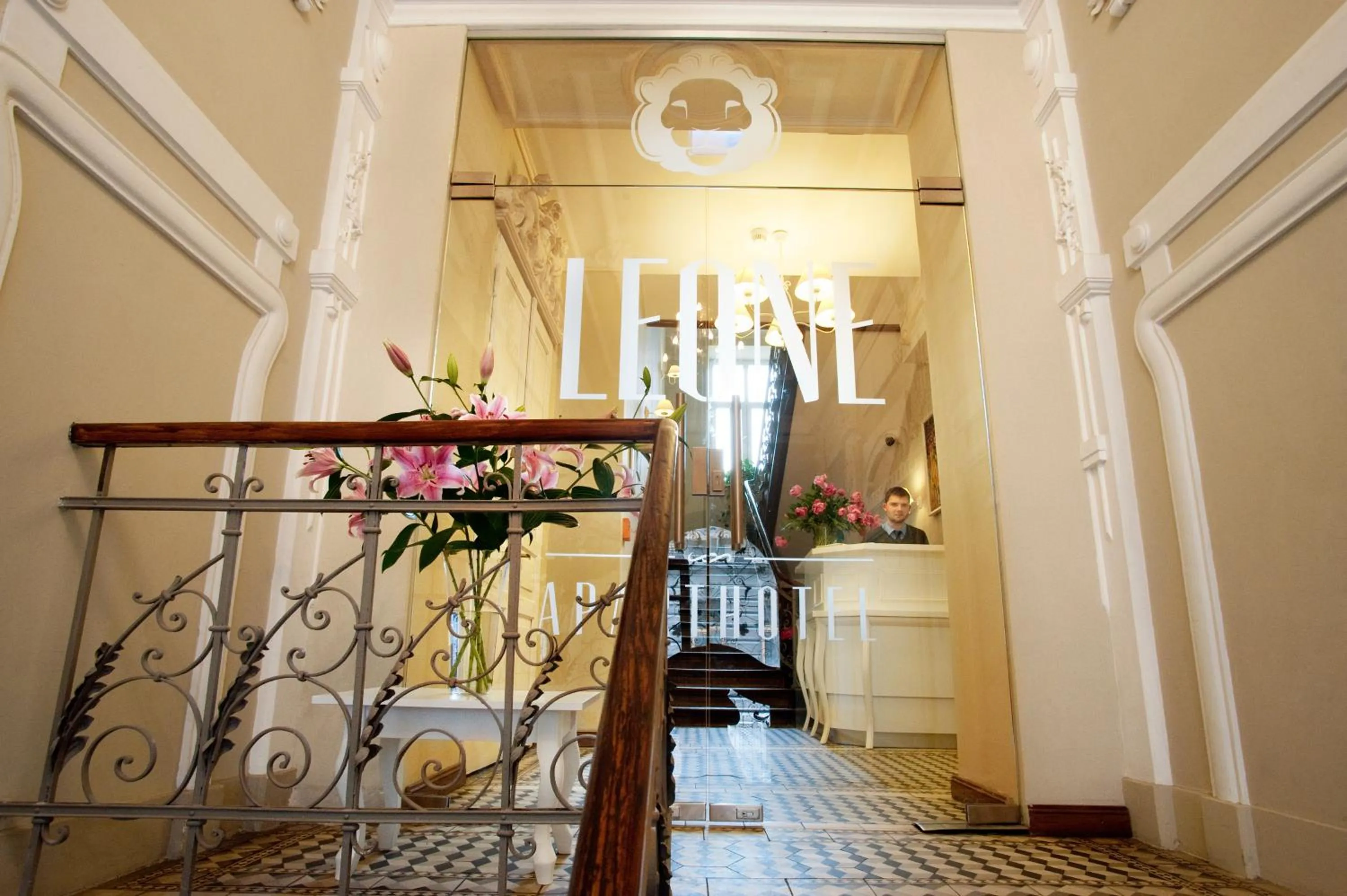 Lobby or reception in Leone Aparthotel