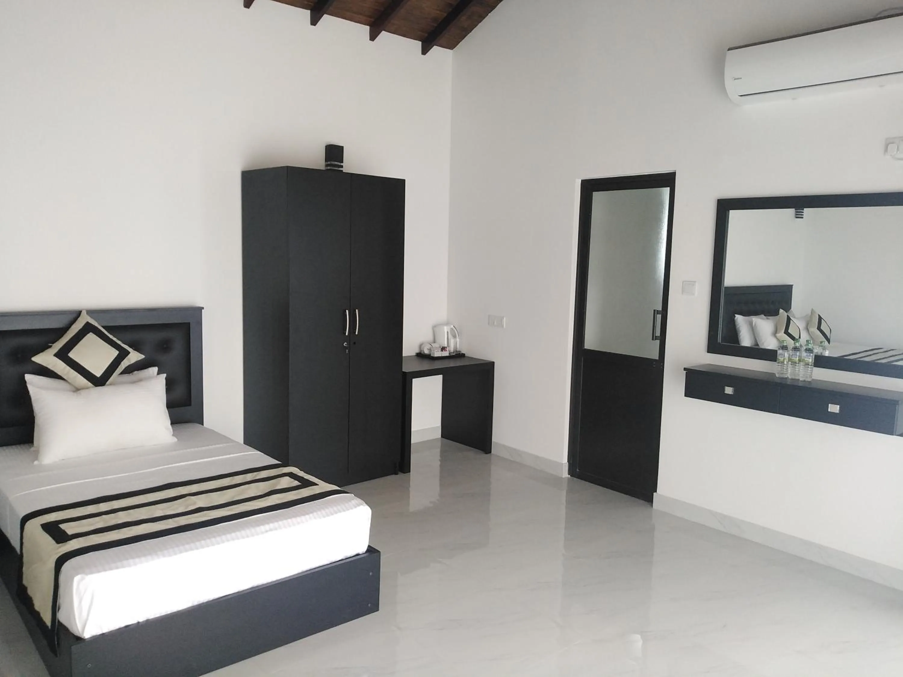 Photo of the whole room in 3R Resort