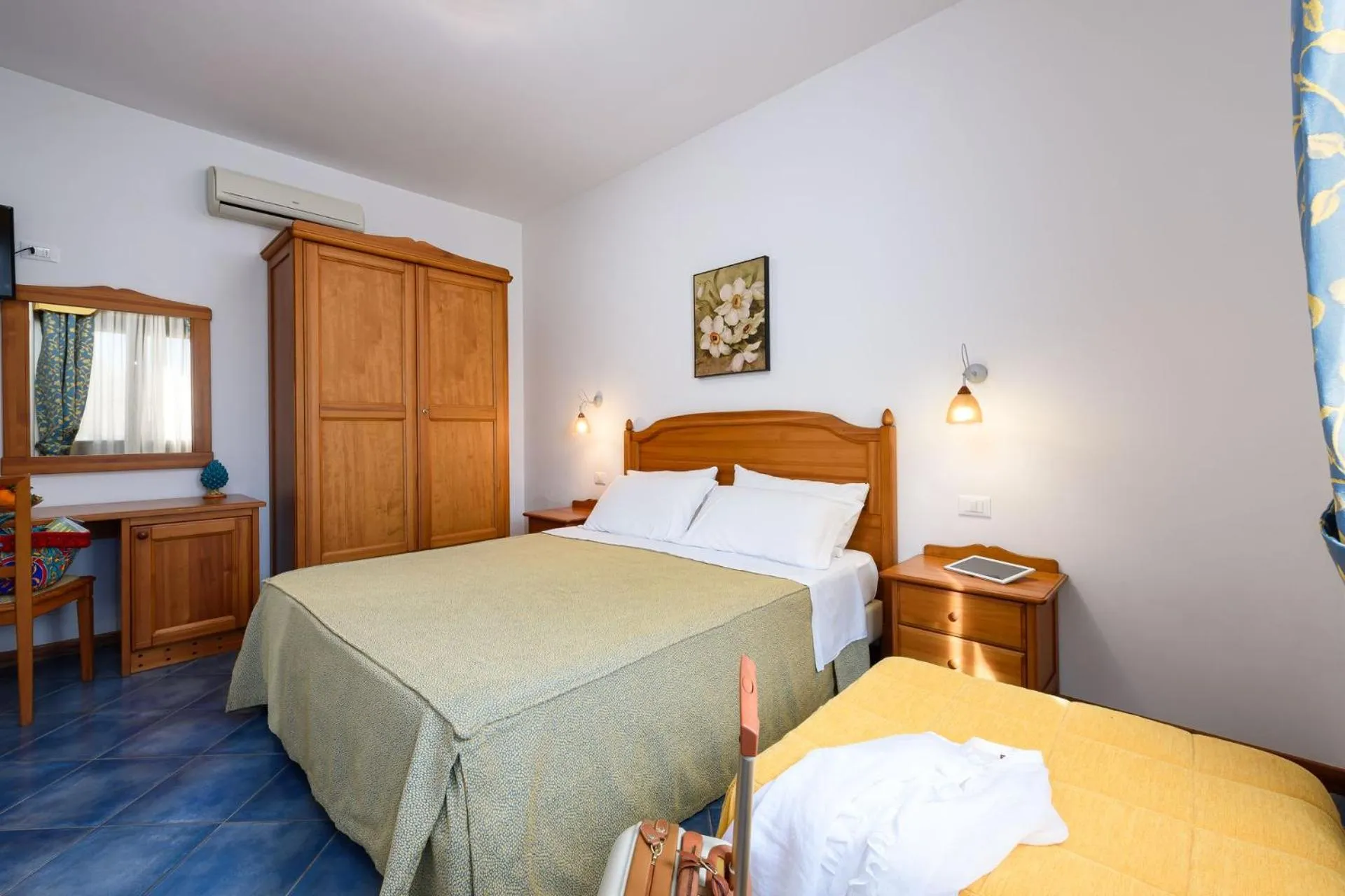 Photo of the whole room, Bed in La Meridiana Hotel
