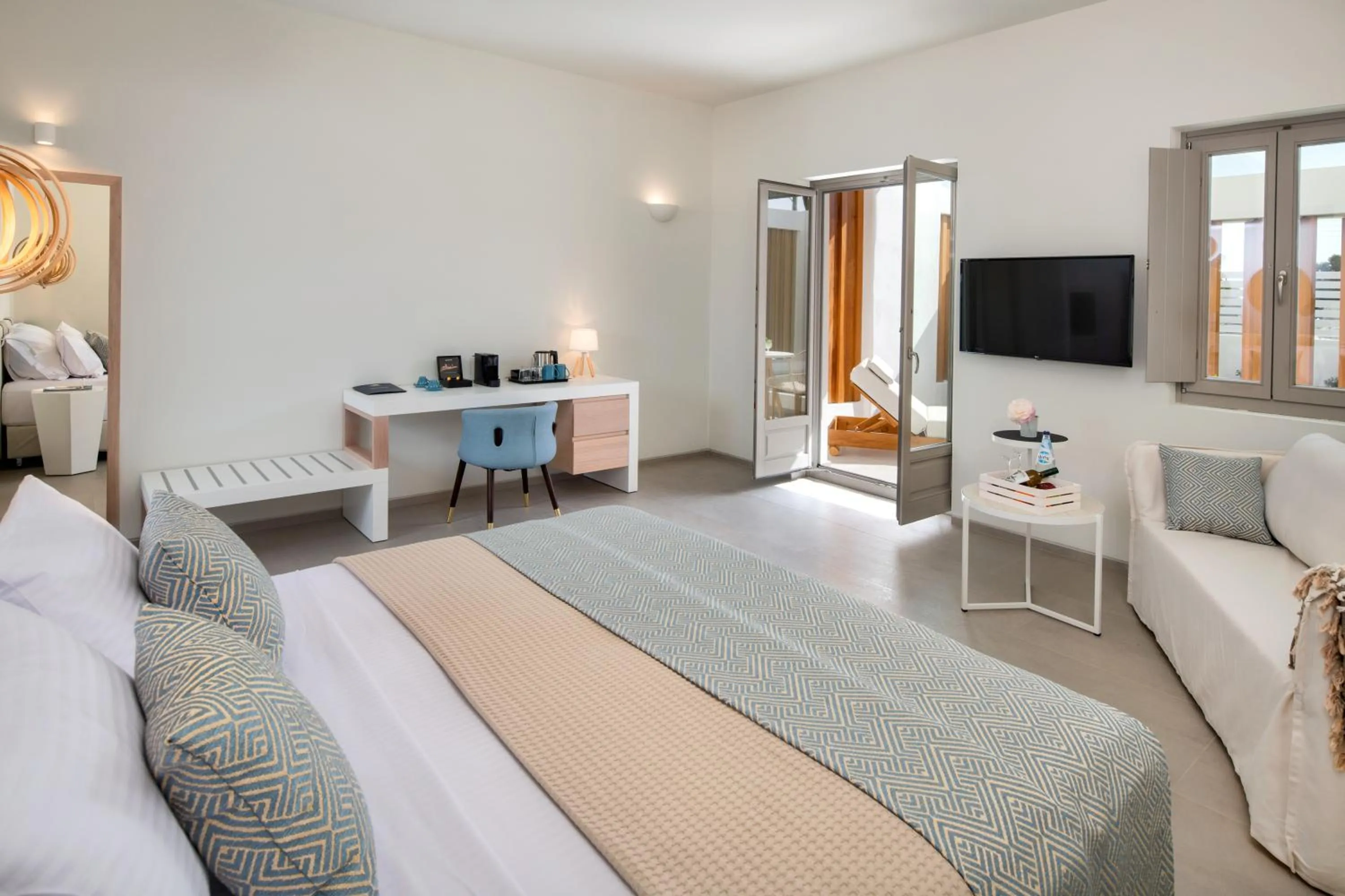 Photo of the whole room, Bed in Meltemi Blu - Adults Only