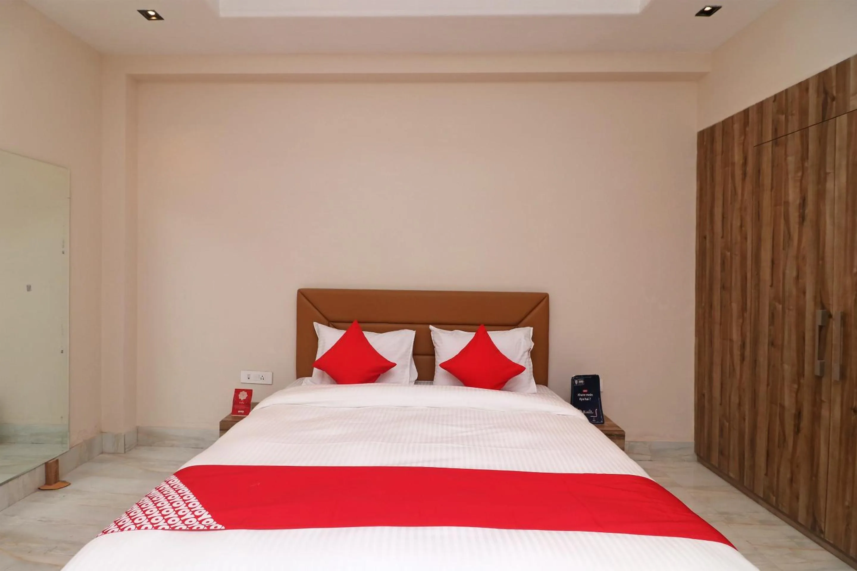 Lobby or reception, Bed in Hotel O Brent wood