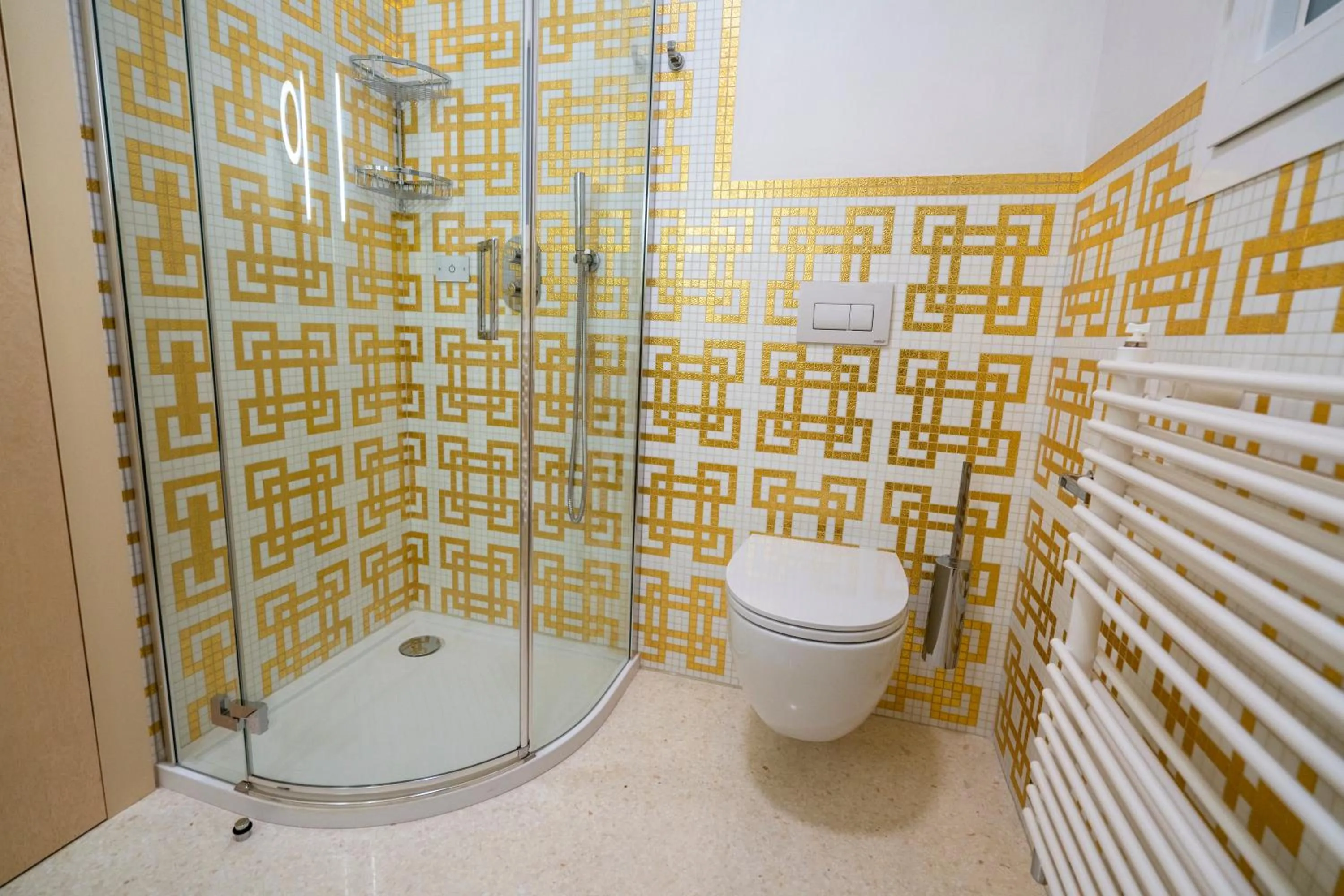 Shower in Antica Pusterla Relais de Charme