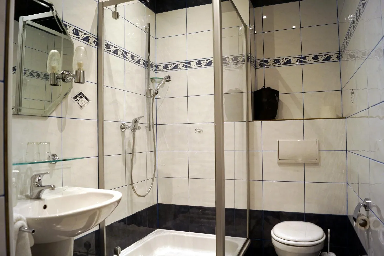 Shower in Hotel Villa Wittstock