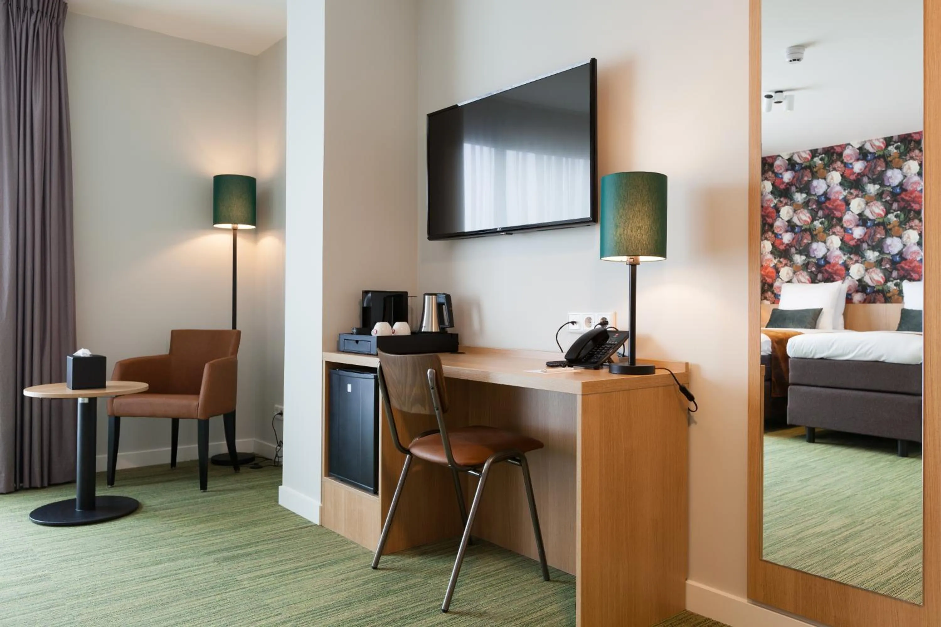 TV and multimedia, Bed in Best Western Plus Hotel Amstelveen