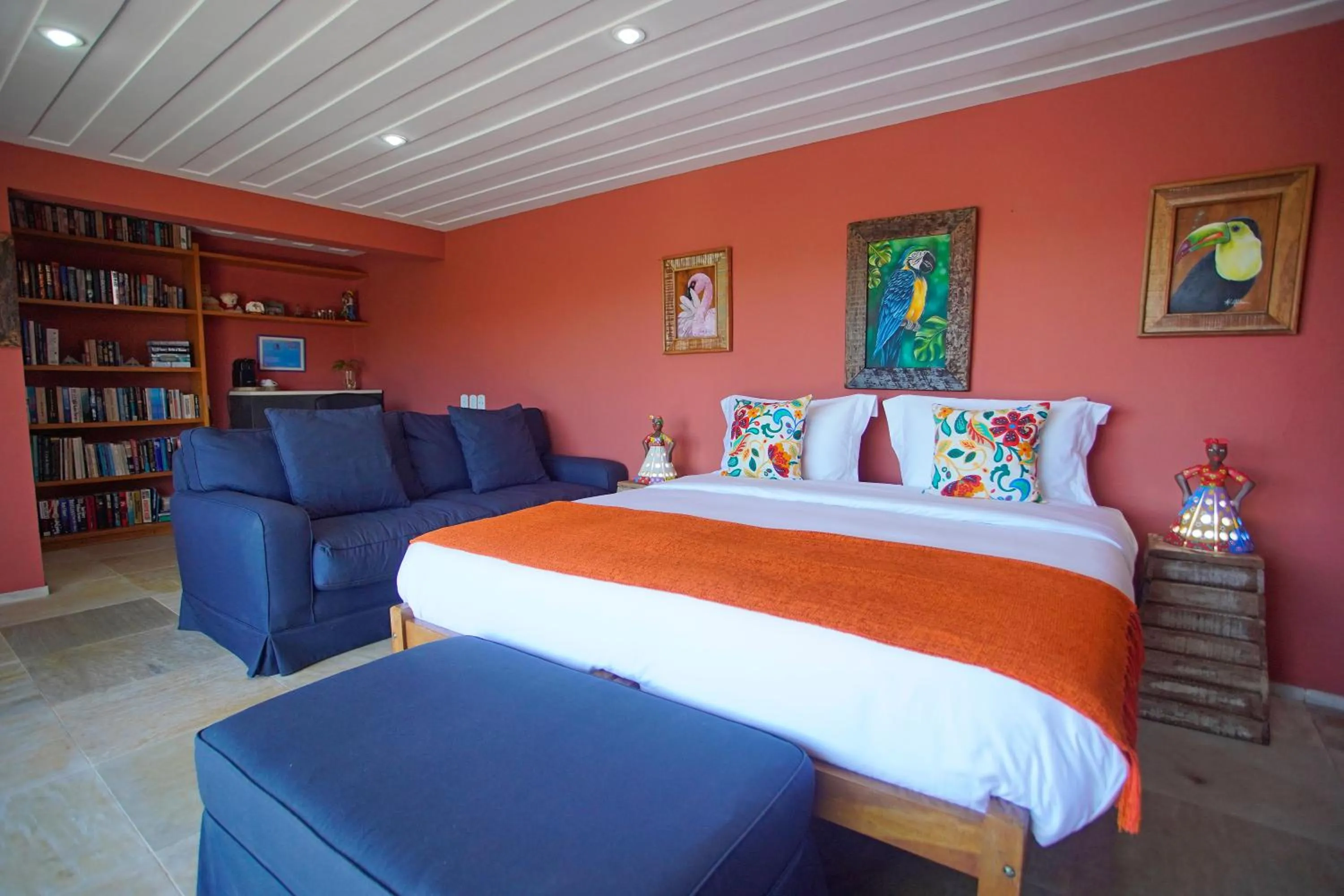 Bed in Cliffside Luxury Inn