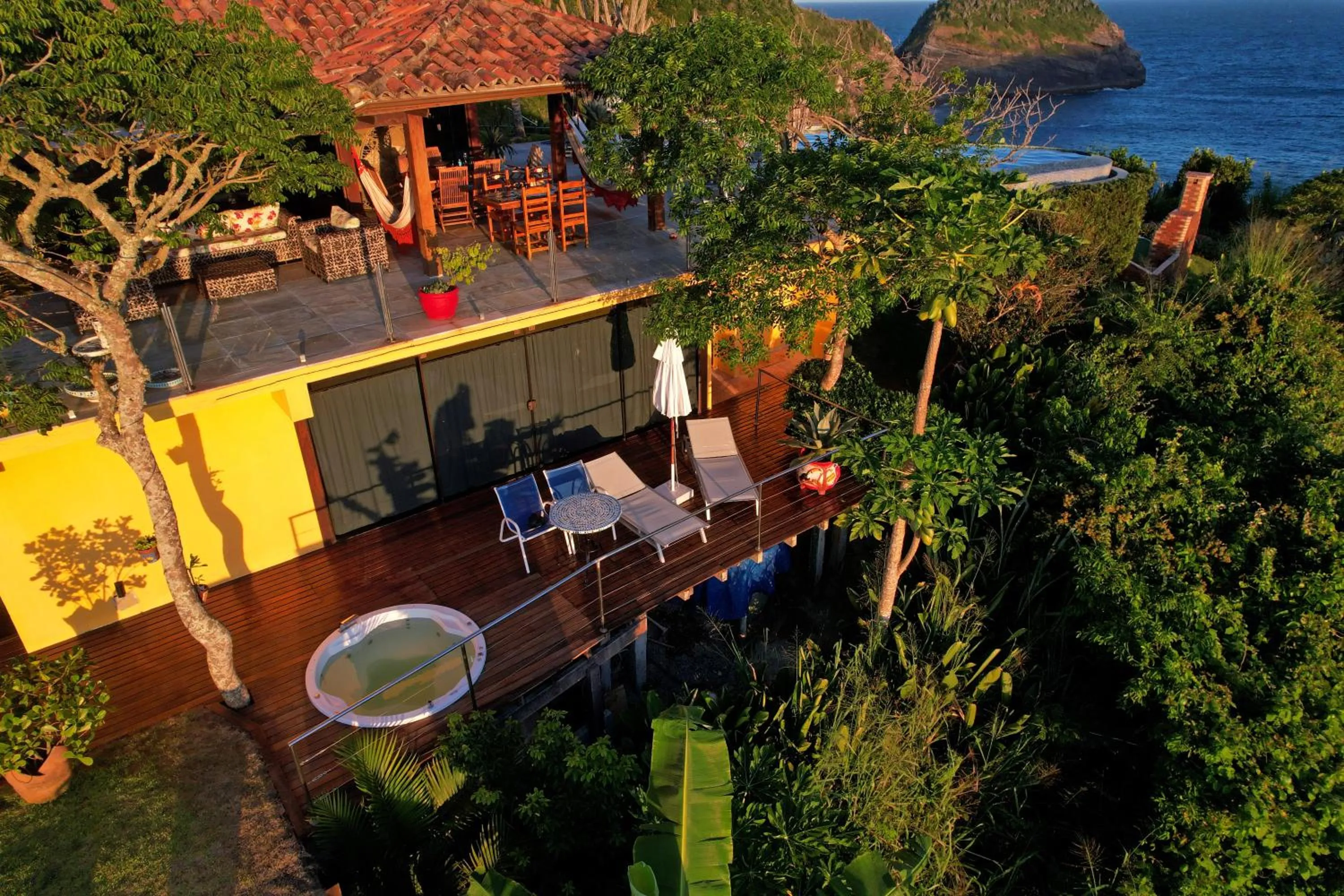 Bird's eye view in Cliffside Luxury Inn