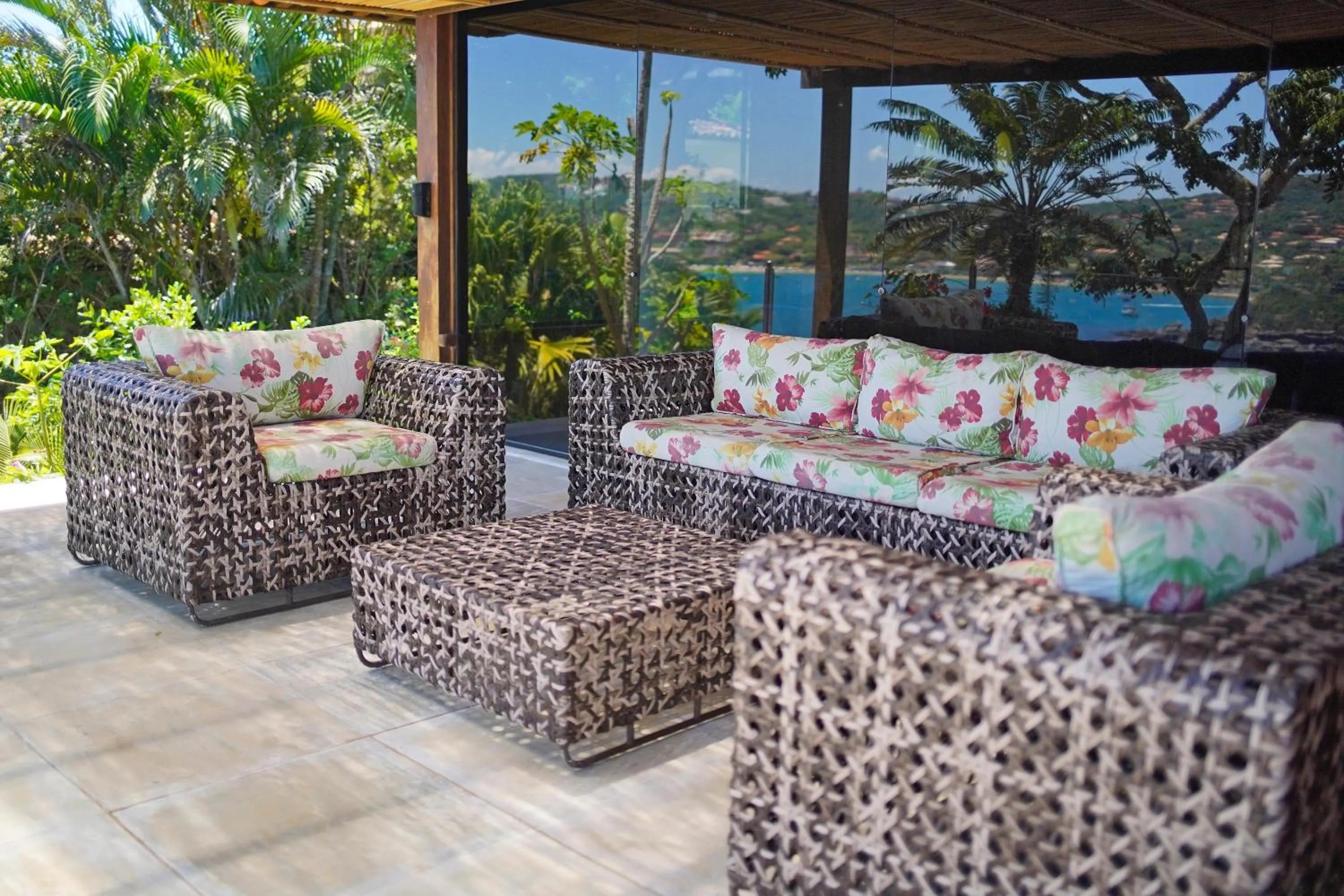 Seating area in Cliffside Luxury Inn