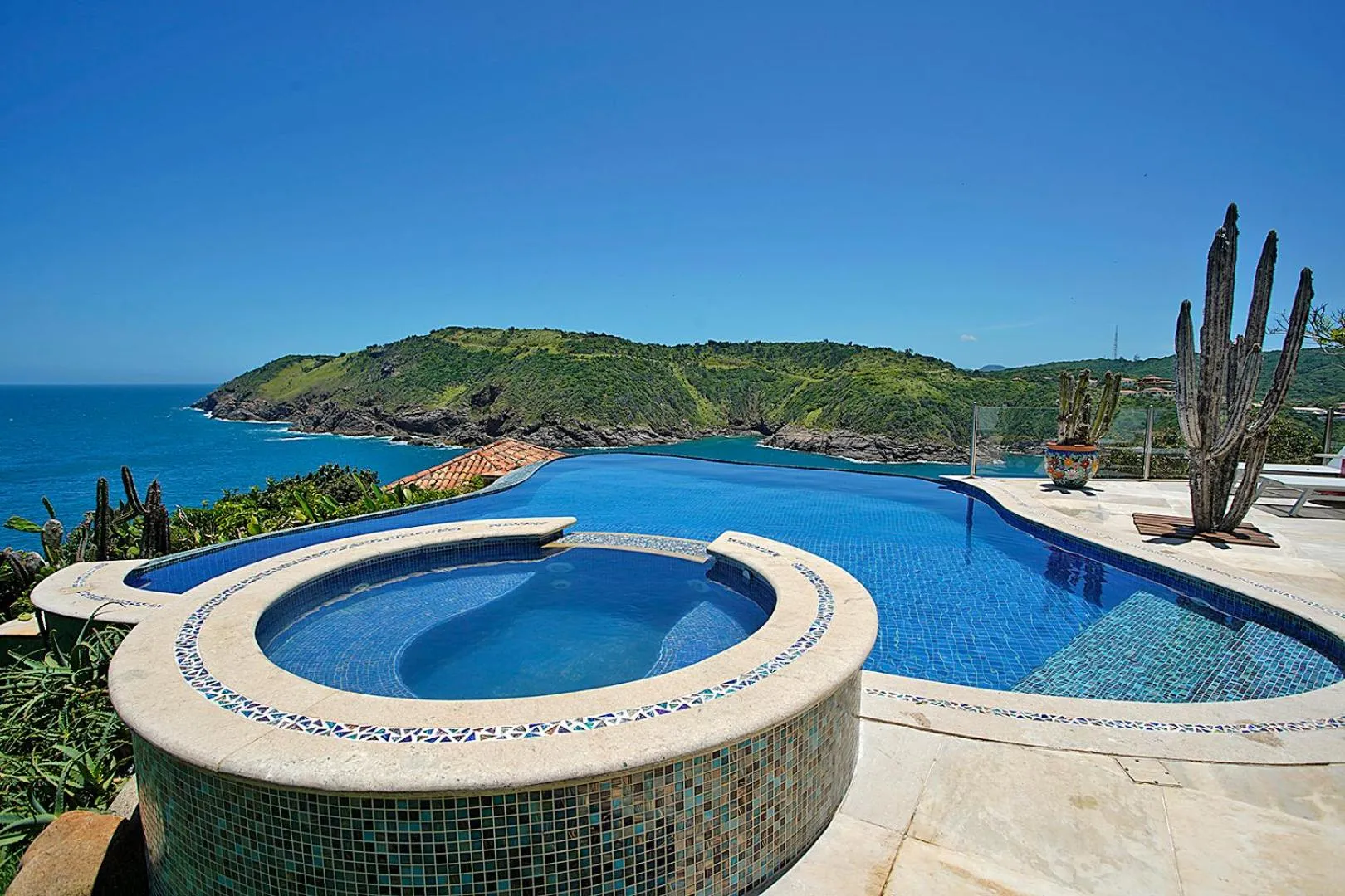 Pool view in Cliffside Luxury Inn