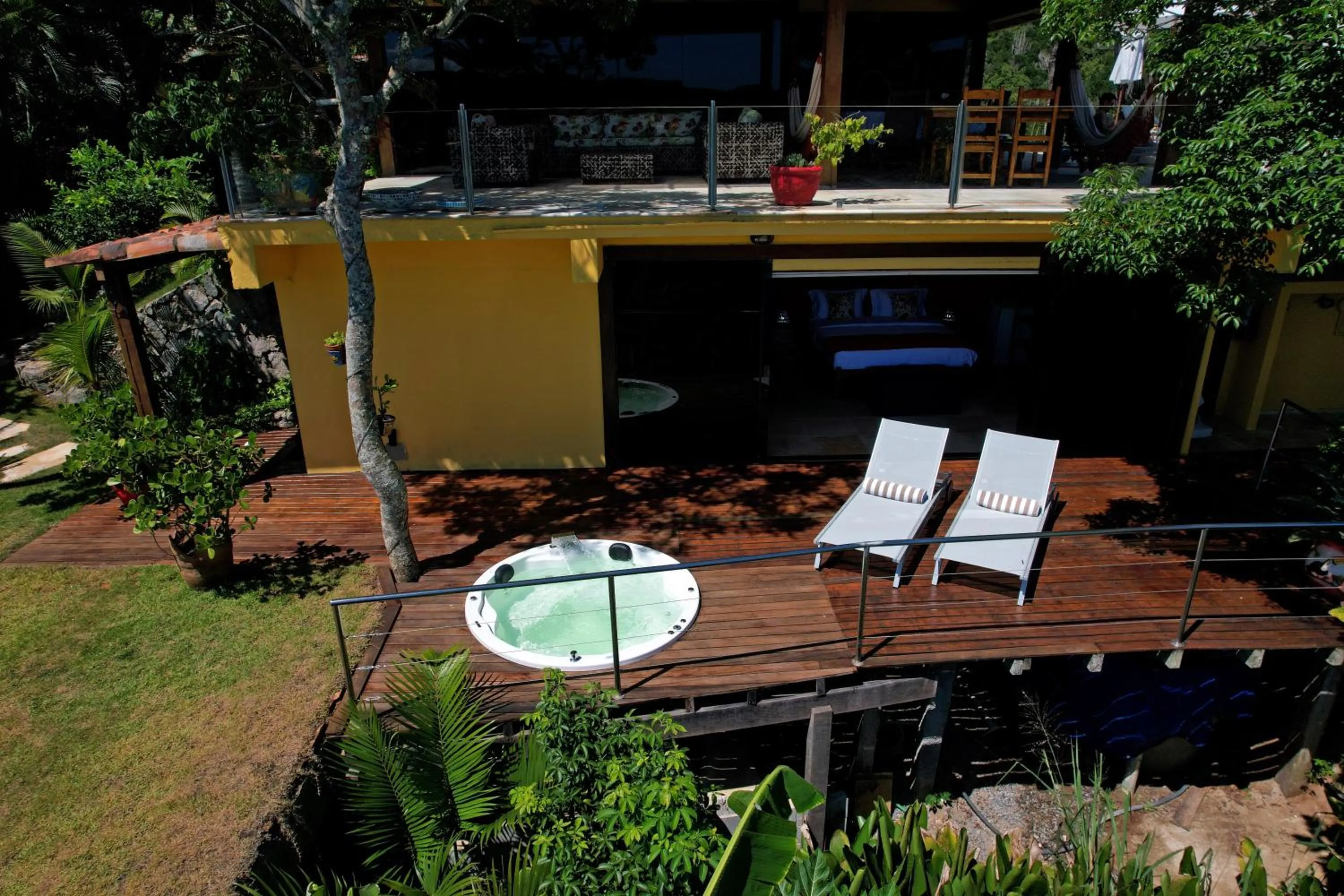 Bird's eye view in Cliffside Luxury Inn