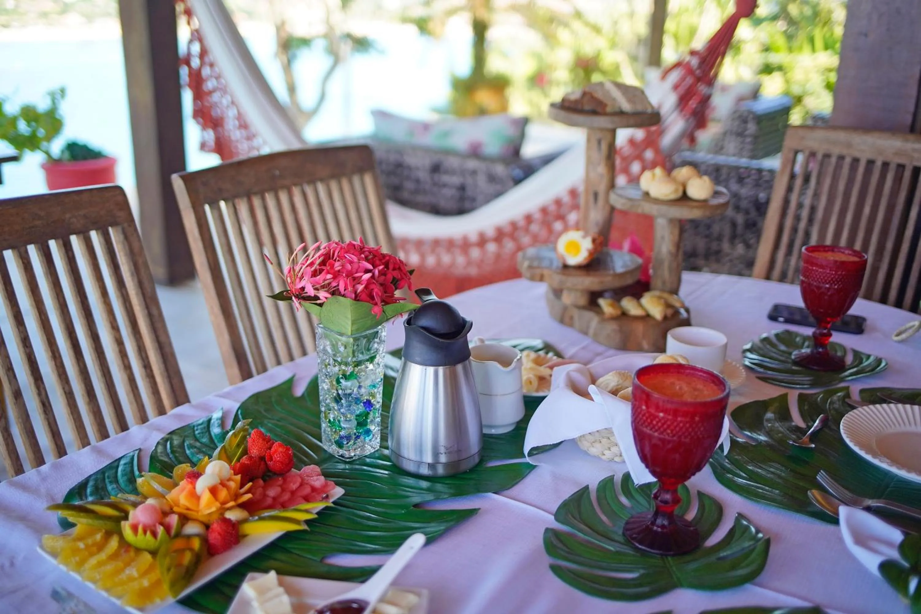 Restaurant/places to eat in Cliffside Luxury Inn