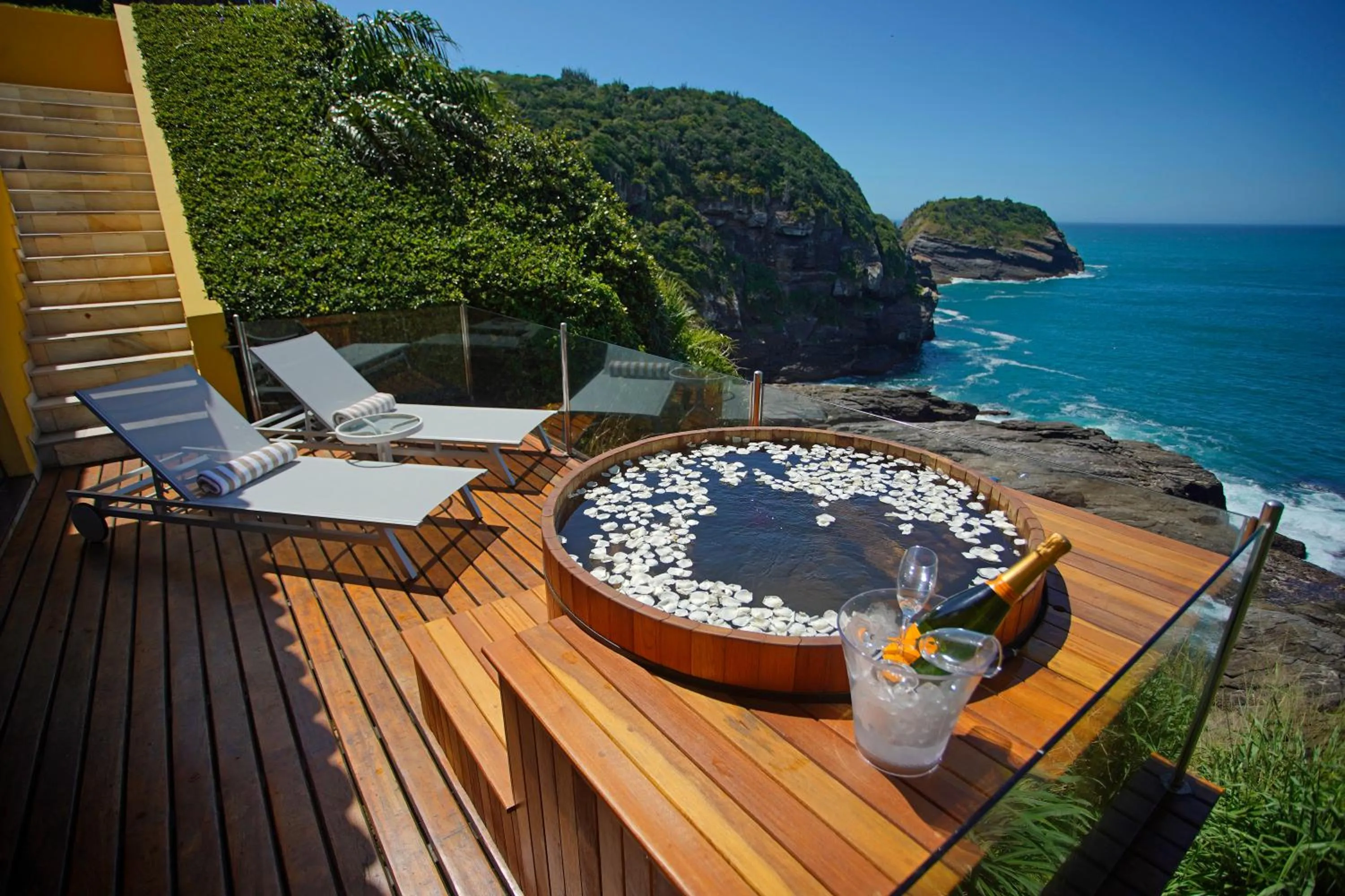 Mountain view in Cliffside Luxury Inn