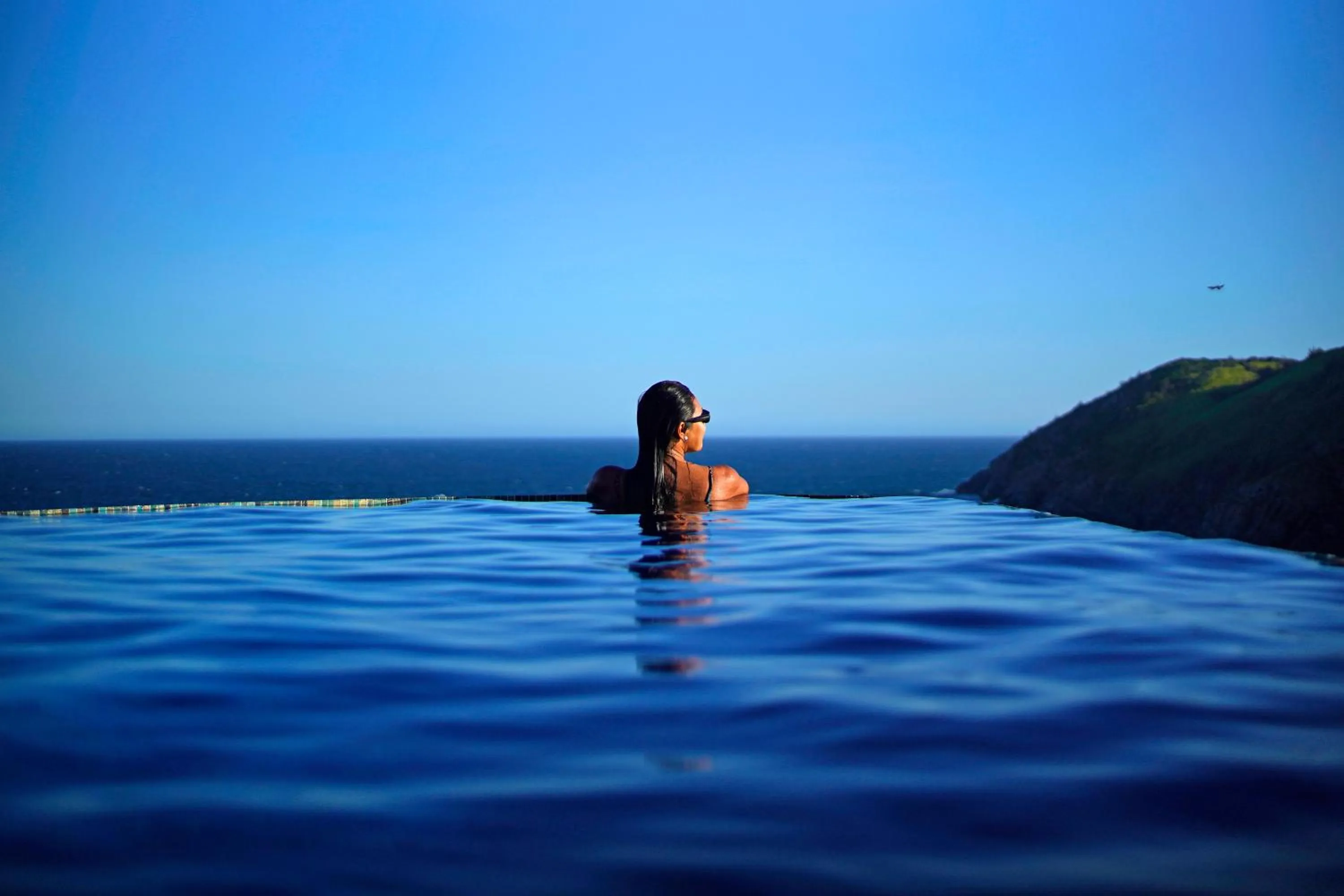 Swimming pool in Cliffside Luxury Inn