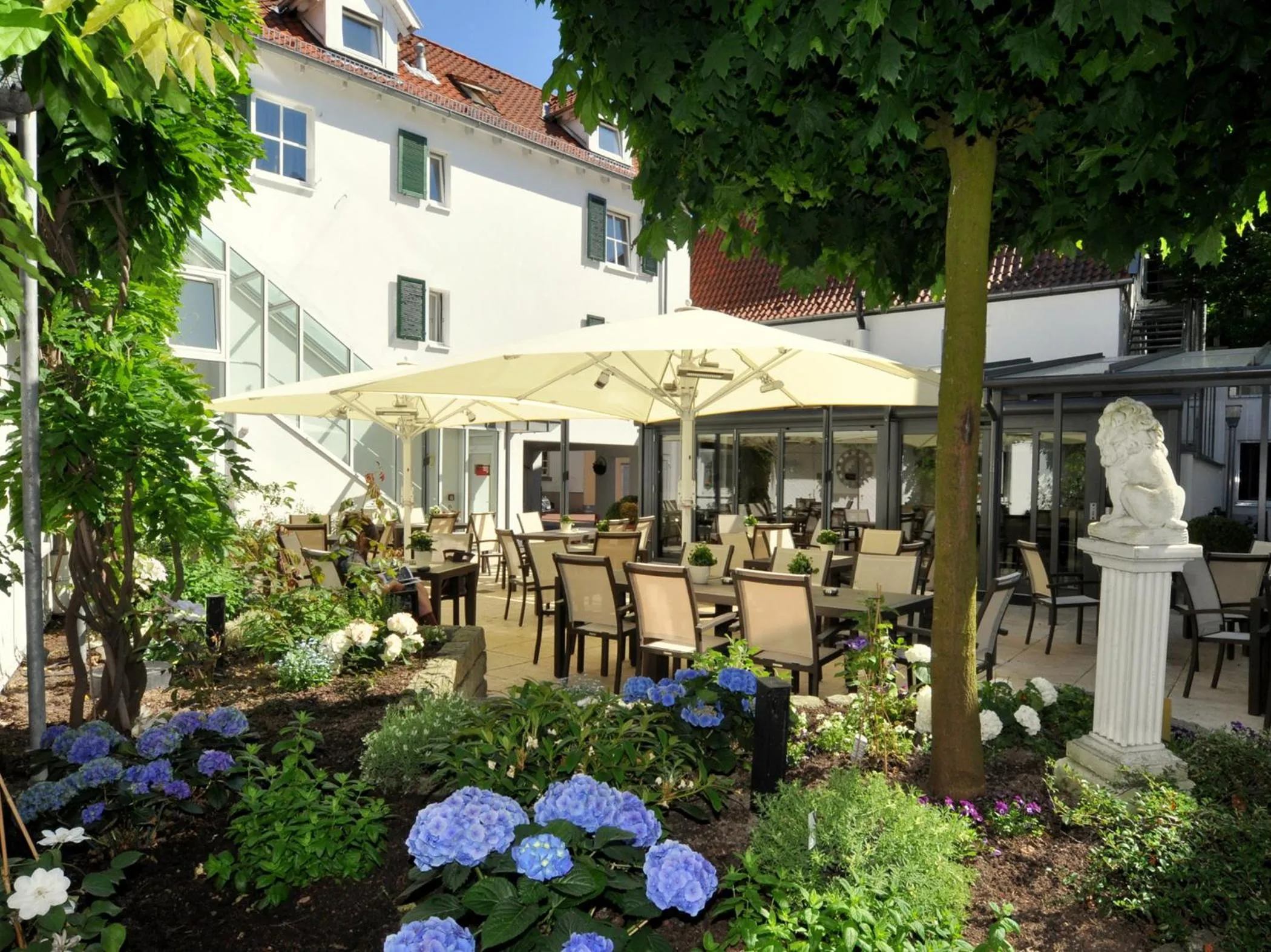 Patio in Romantik Hotel Walhalla