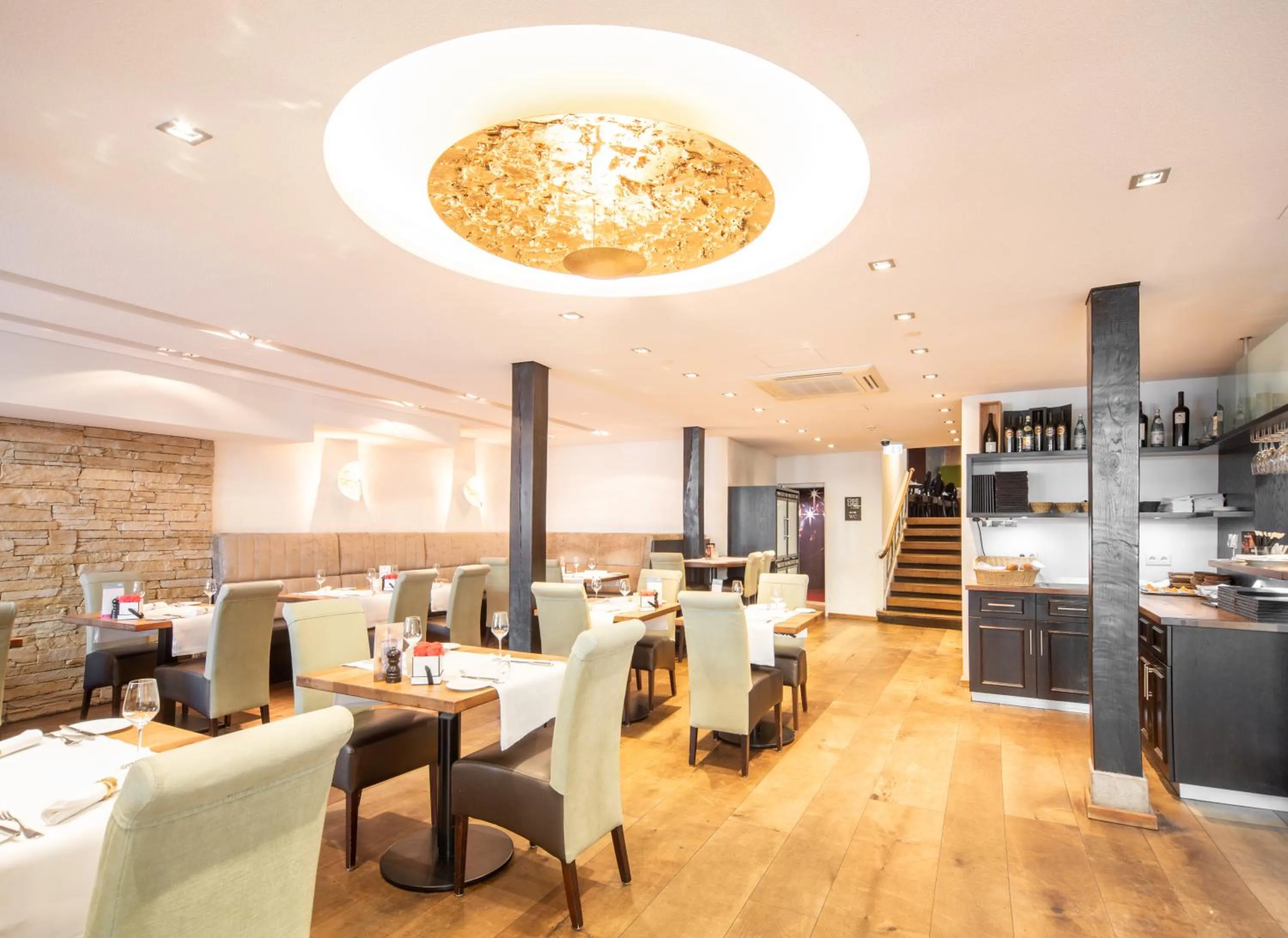 Restaurant/places to eat in Romantik Hotel Walhalla