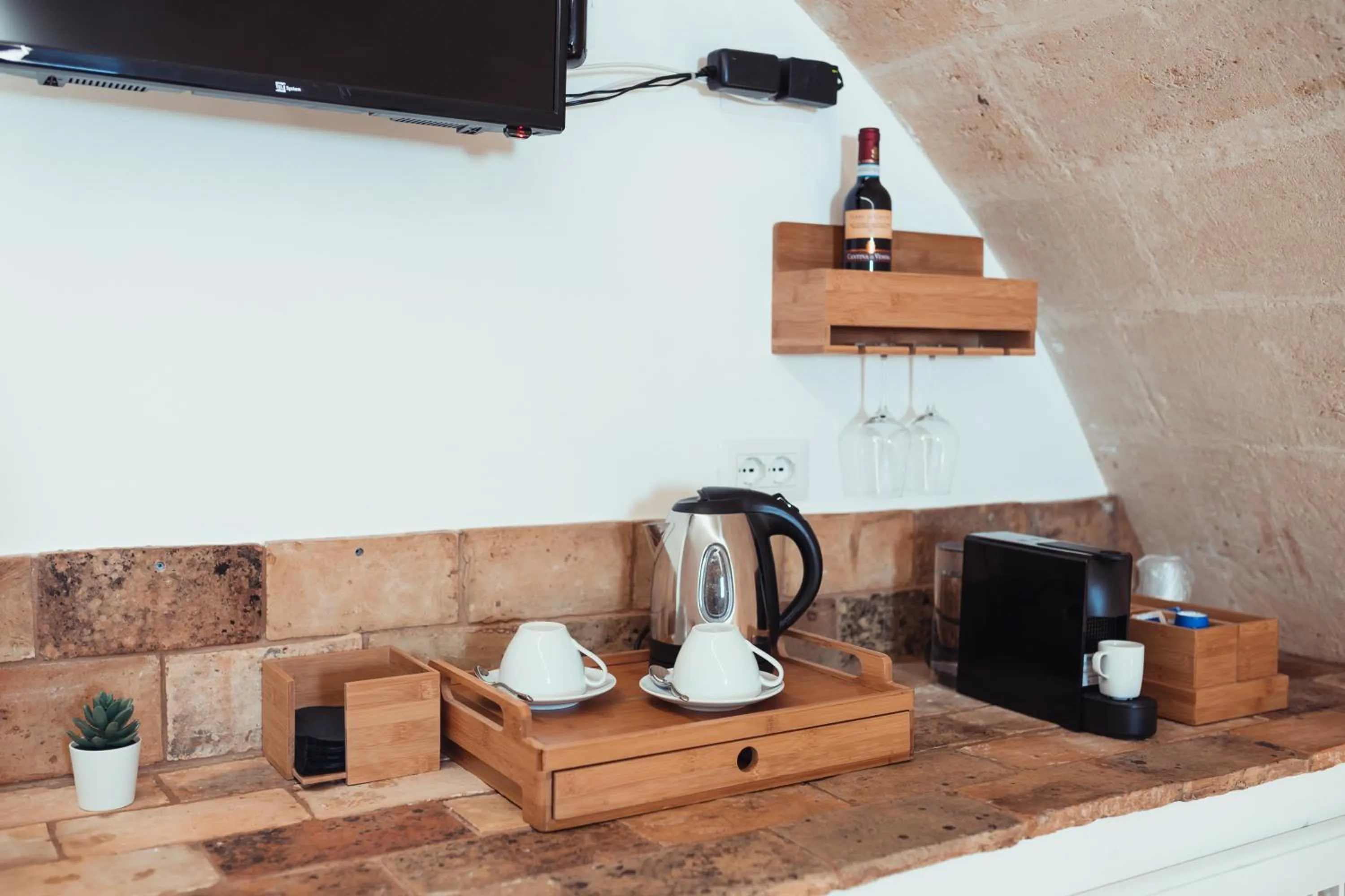 Coffee/tea facilities in Gradelle San Nicola