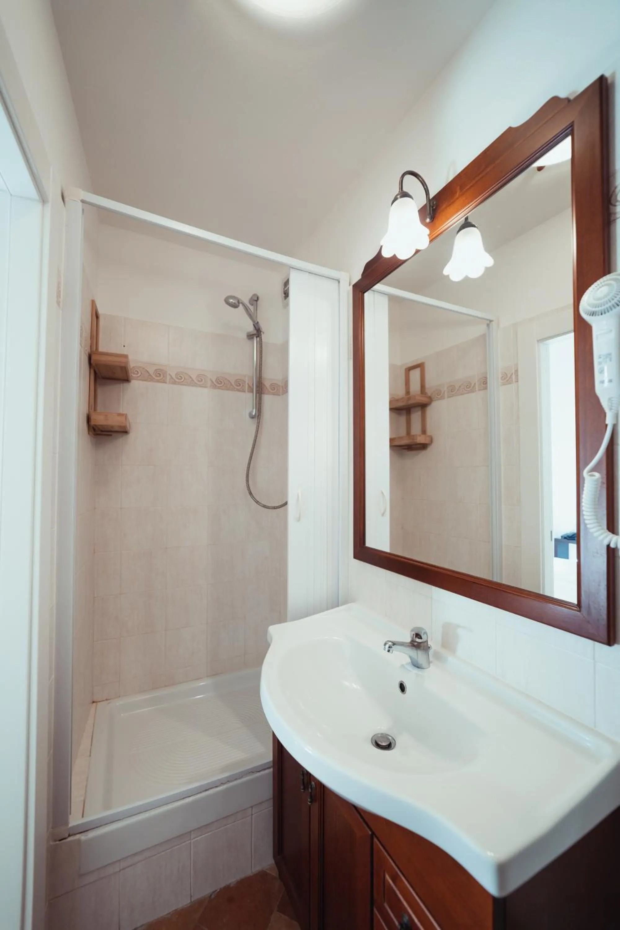 Shower in Gradelle San Nicola