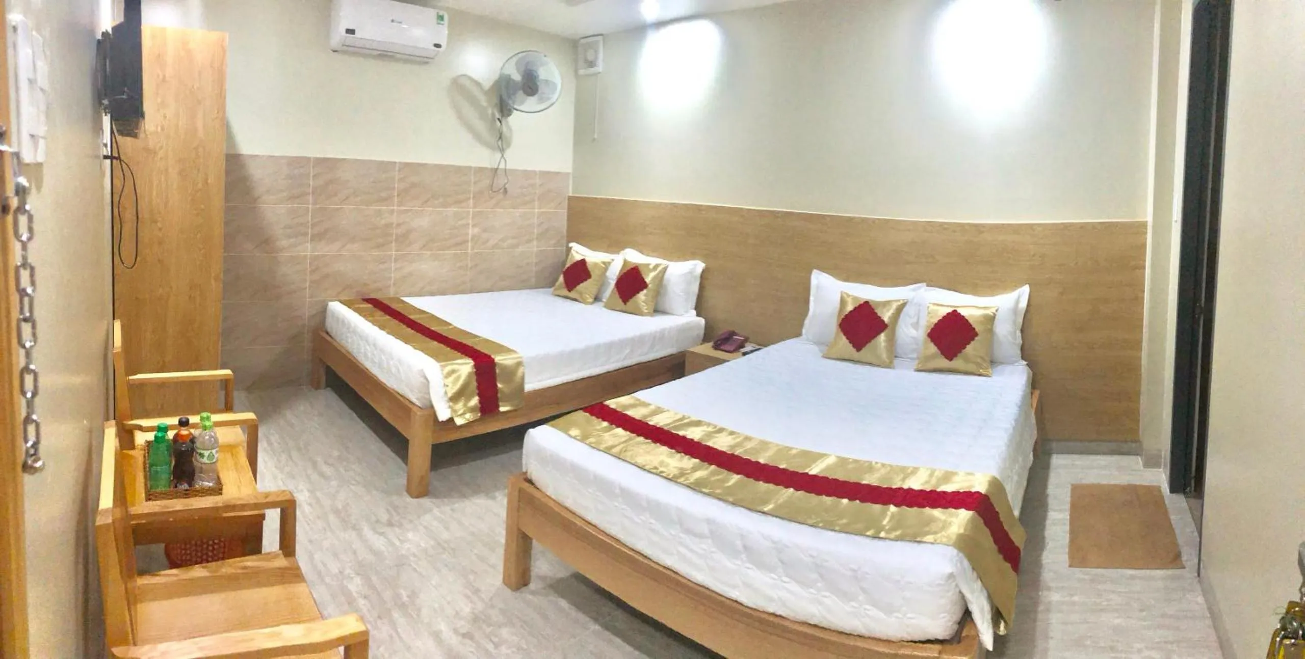 Photo of the whole room, Bed in Sunrise Hotel Vung Tau