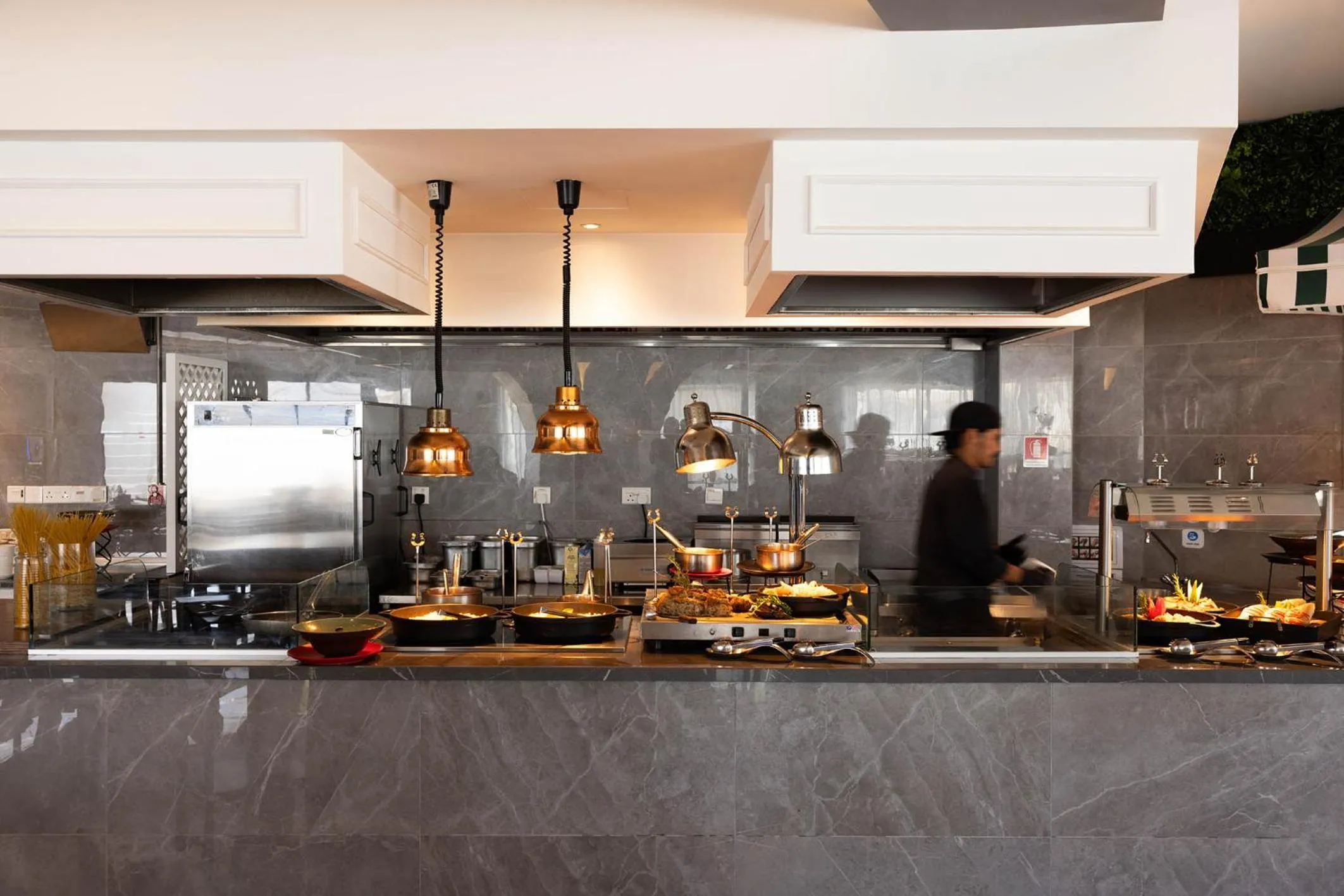 Restaurant/places to eat in Leonardo Crystal Cove Hotel & Spa – Adults only