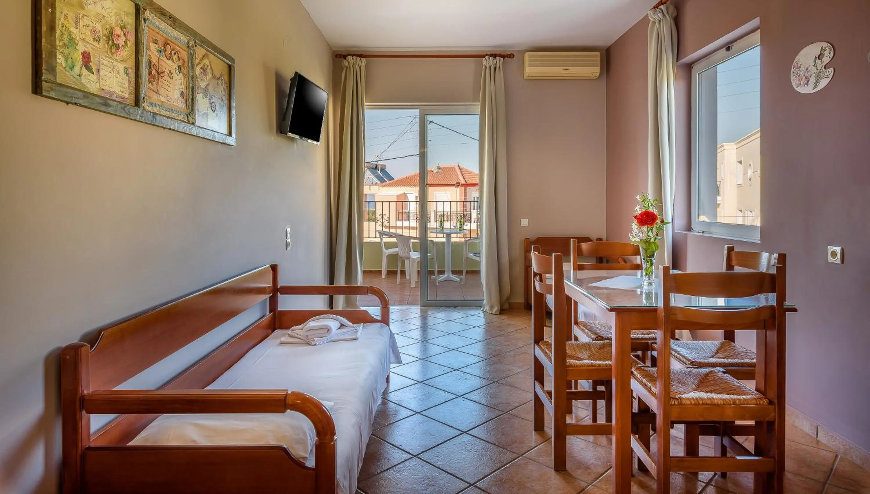 Bed in Irinoula Dreams