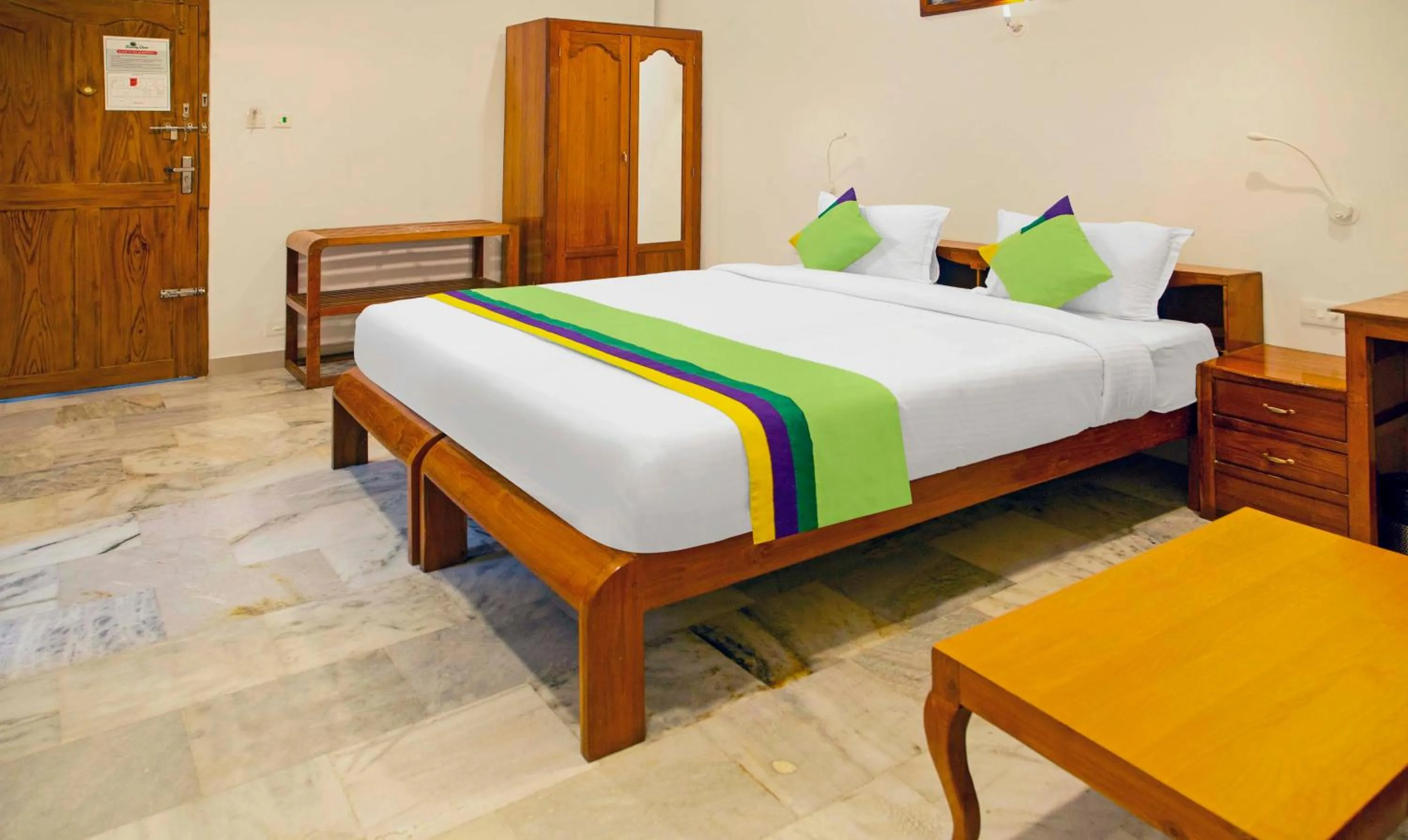 Bedroom, Bed in Treebo Kumily Gate Thekkady