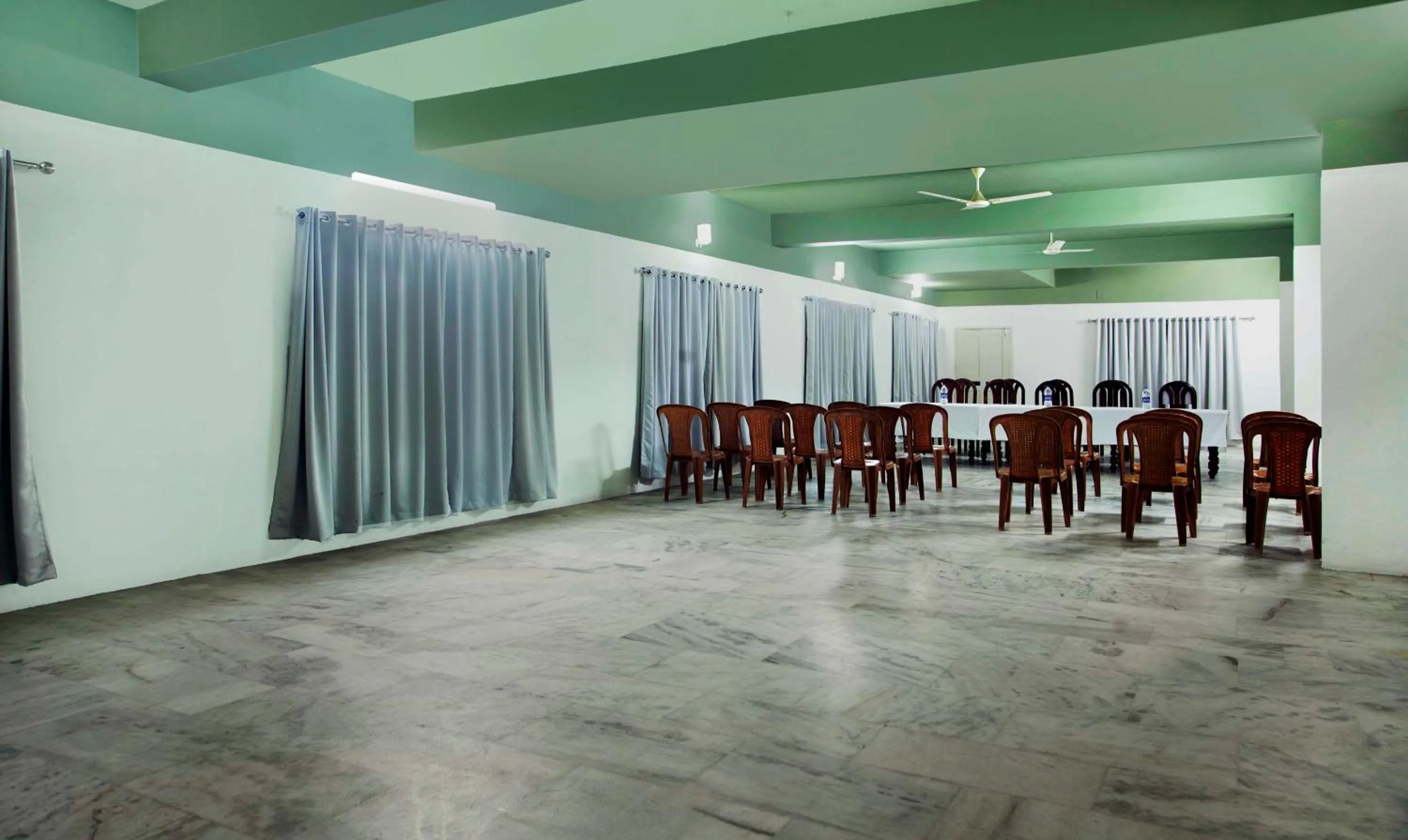 Banquet/Function facilities in Treebo Kumily Gate Thekkady