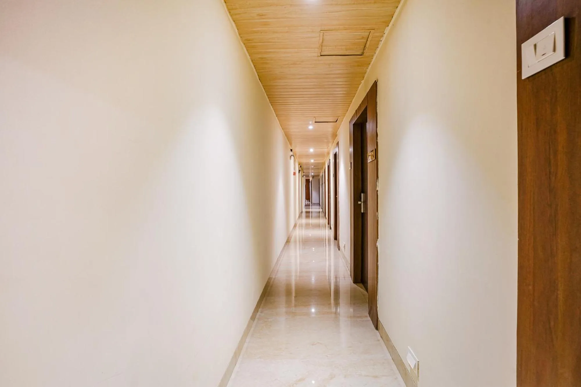 Lobby or reception in FabExpress Embassy Suites - Nr BKC