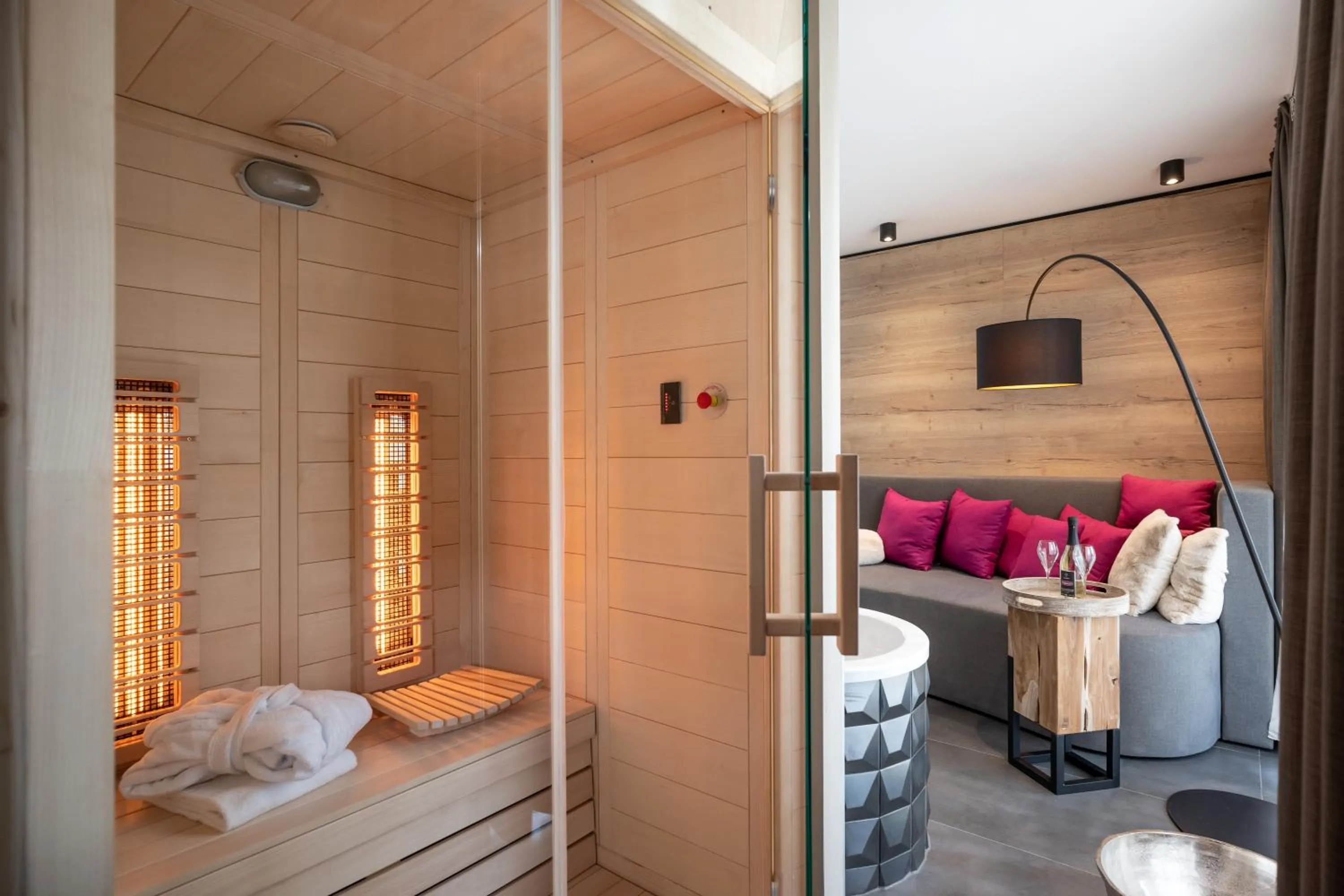 Photo of the whole room, Bed in Hotel Adapura Wagrain