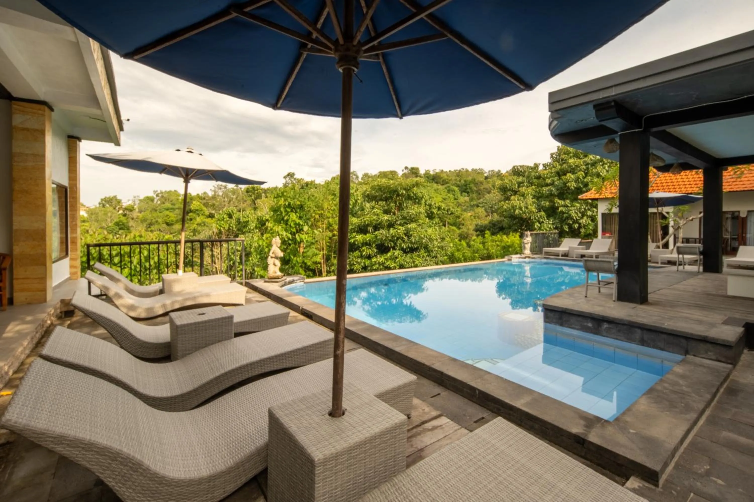 Swimming pool in Abasan Hill Hotel and Spa