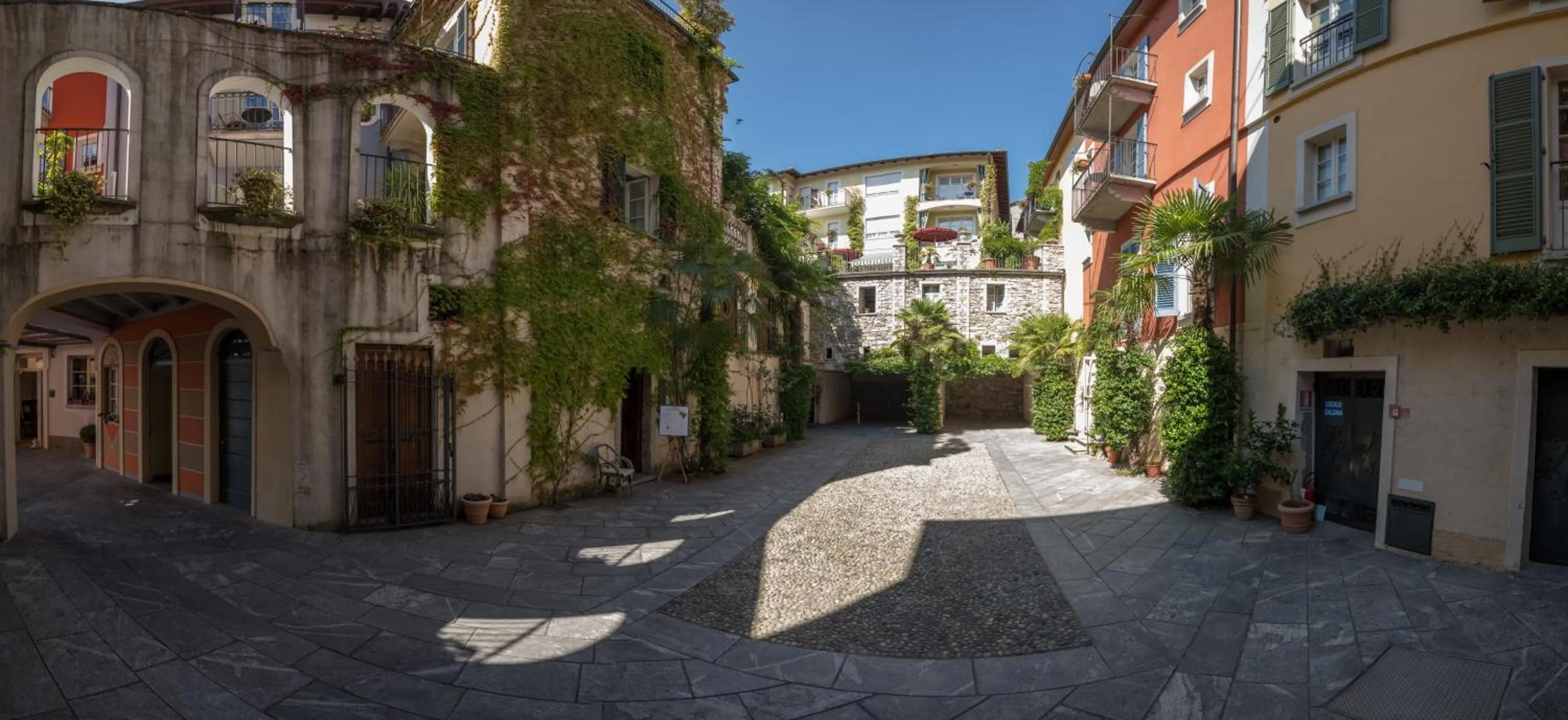 Inner courtyard view in Residenza dei Fiori