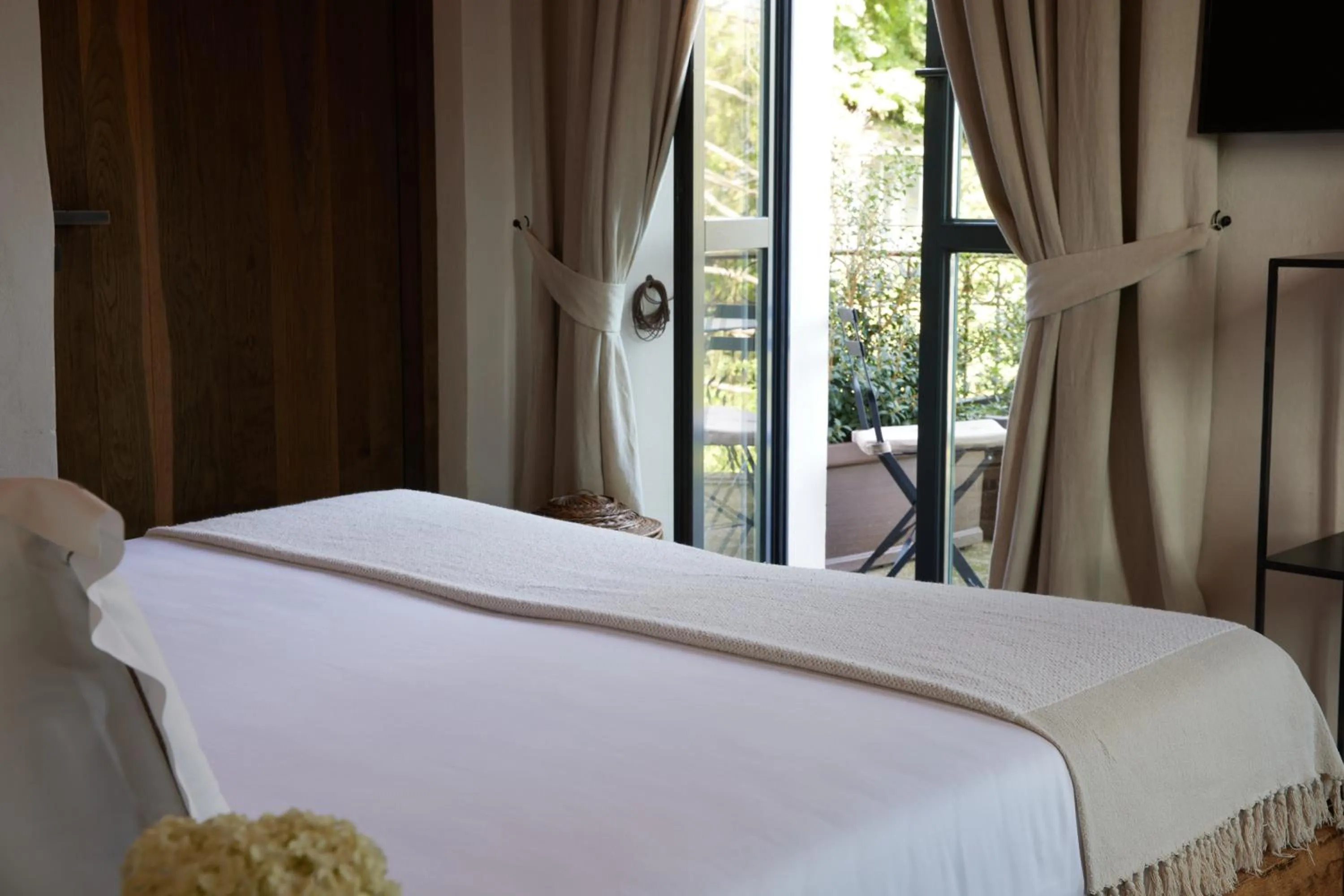 Bedroom, Bed in Relais Castello di Morcote