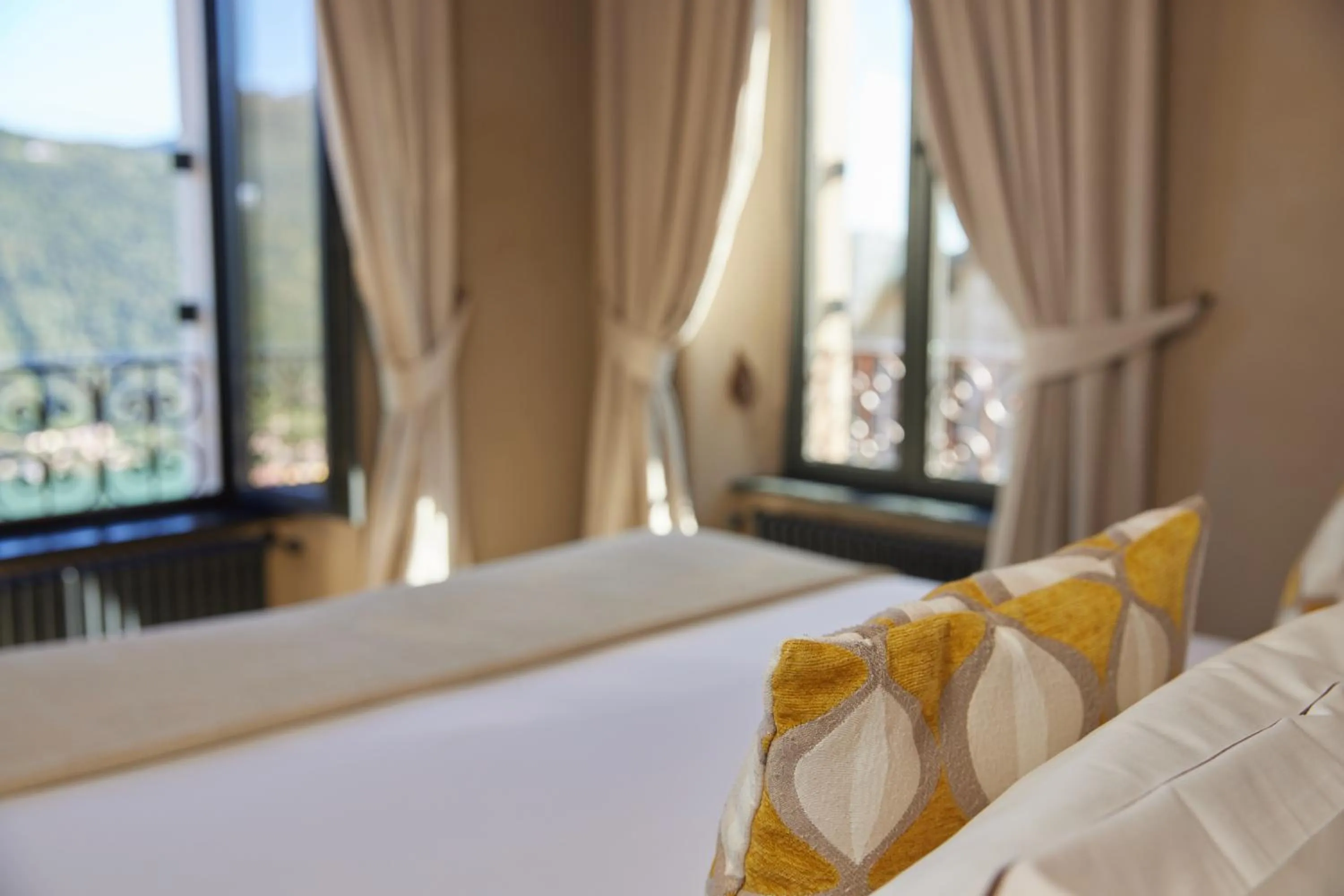 Bedroom, Bed in Relais Castello di Morcote