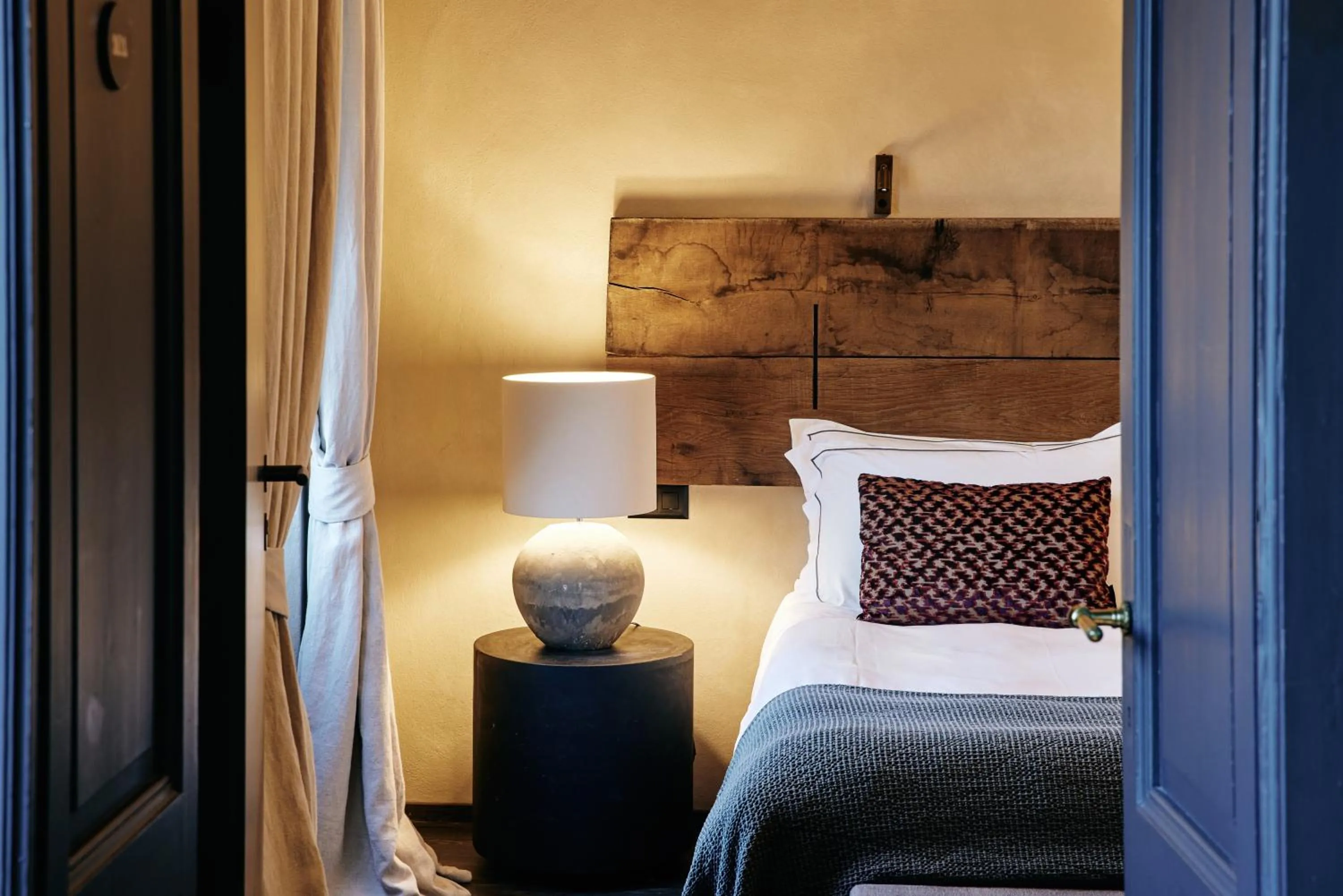 Bedroom, Bed in Relais Castello di Morcote