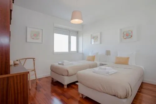 Liiiving in Porto | Bright Light Apartment