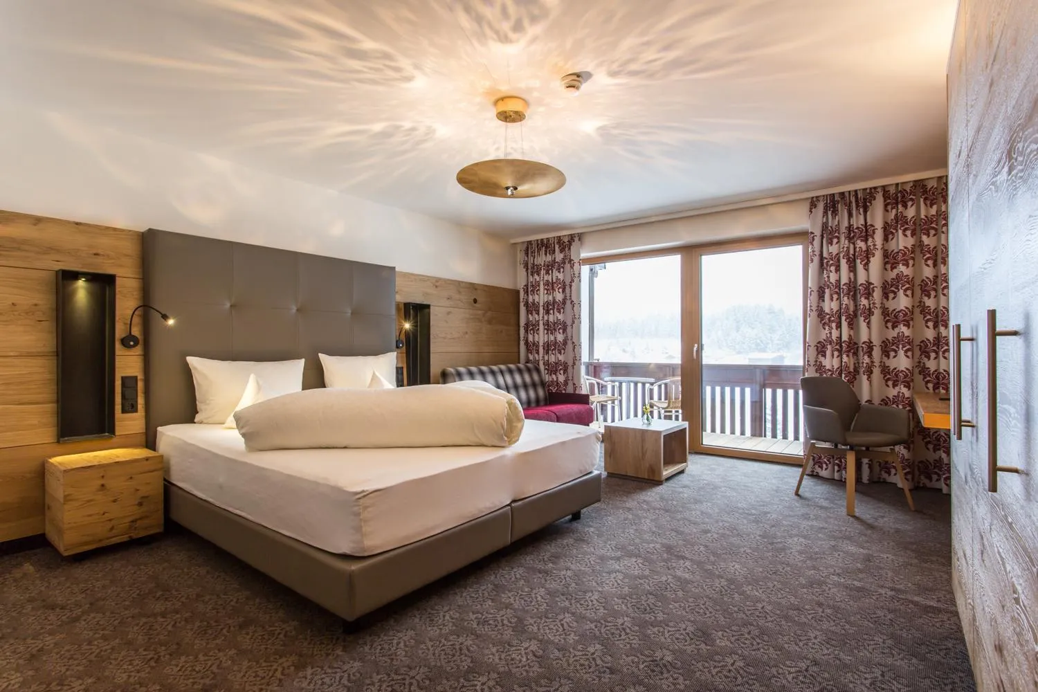 Photo of the whole room, Bed in Hotel Weisseespitze