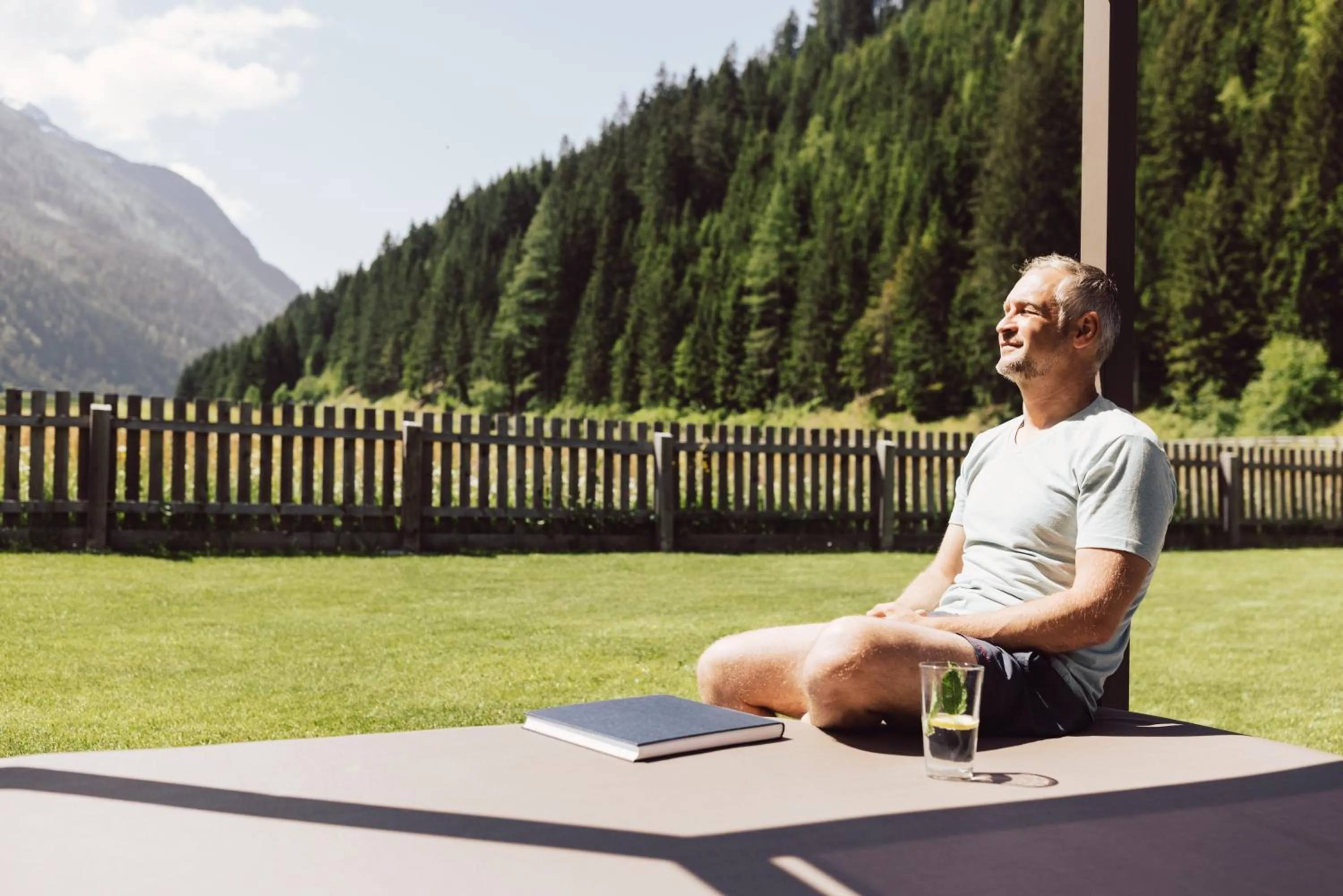 Garden in Hotel Weisseespitze
