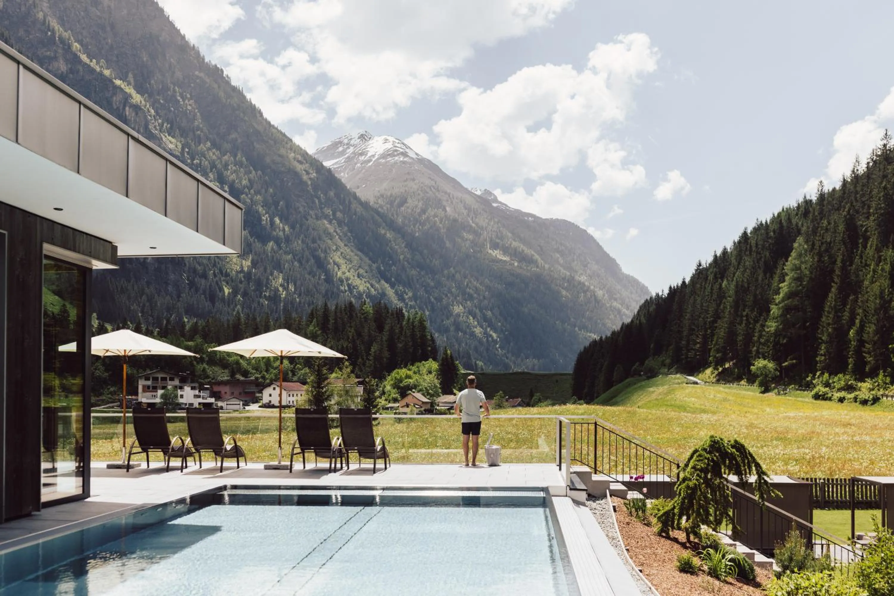 Swimming pool in Hotel Weisseespitze