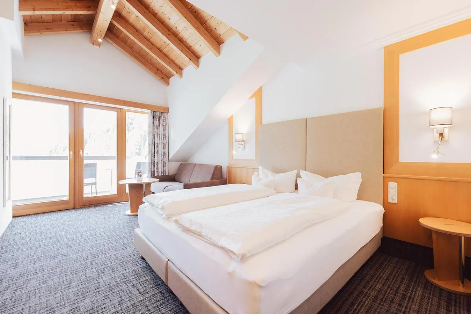 Bedroom, Bed in Hotel Weisseespitze