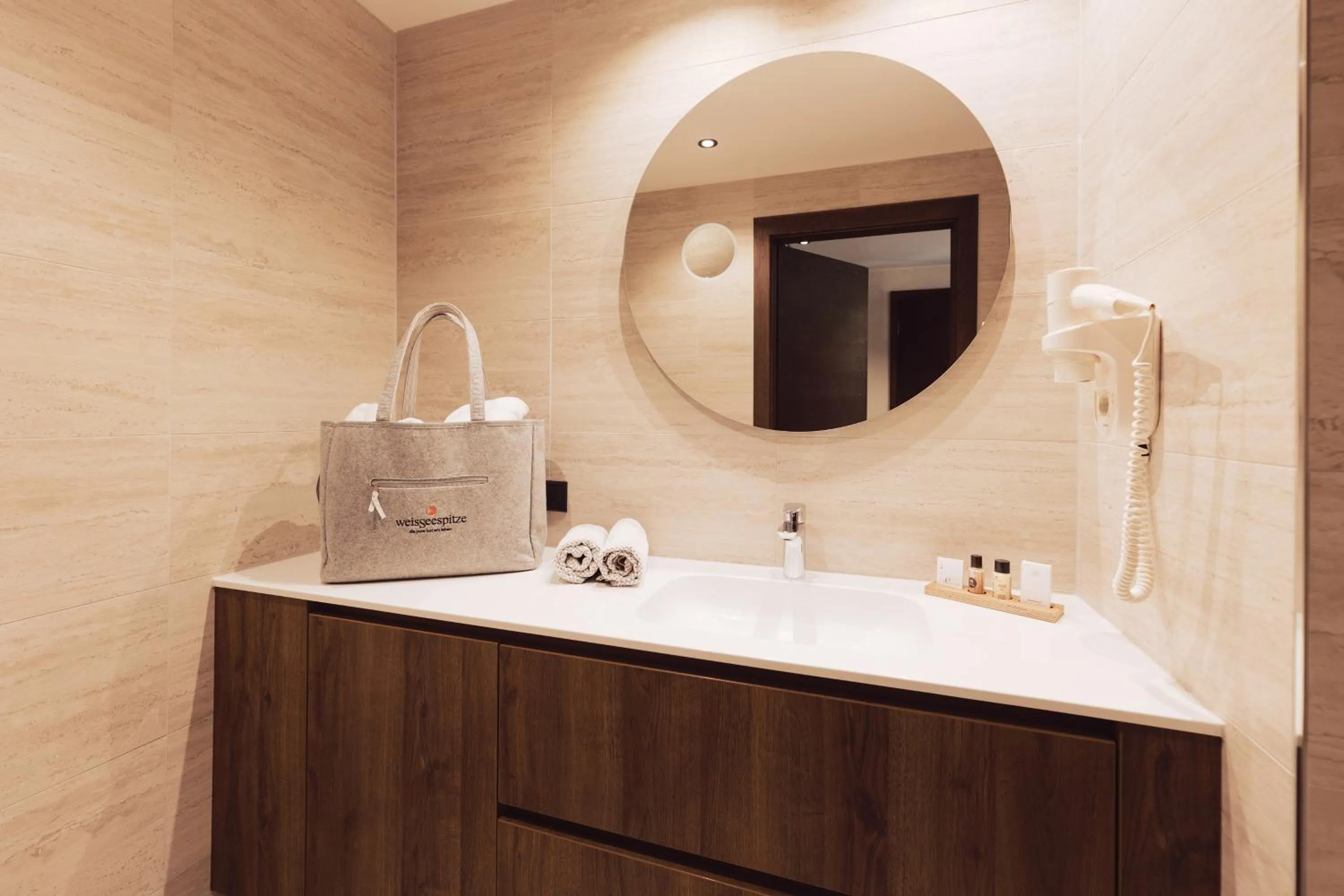 Bathroom in Hotel Weisseespitze