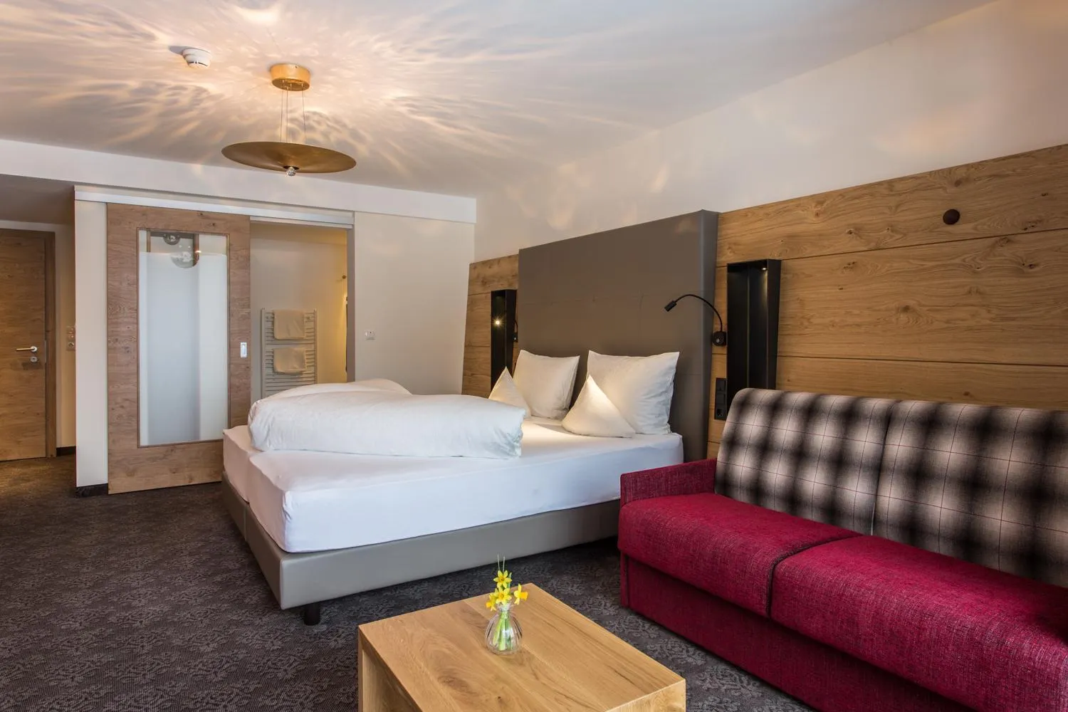 Photo of the whole room, Bed in Hotel Weisseespitze