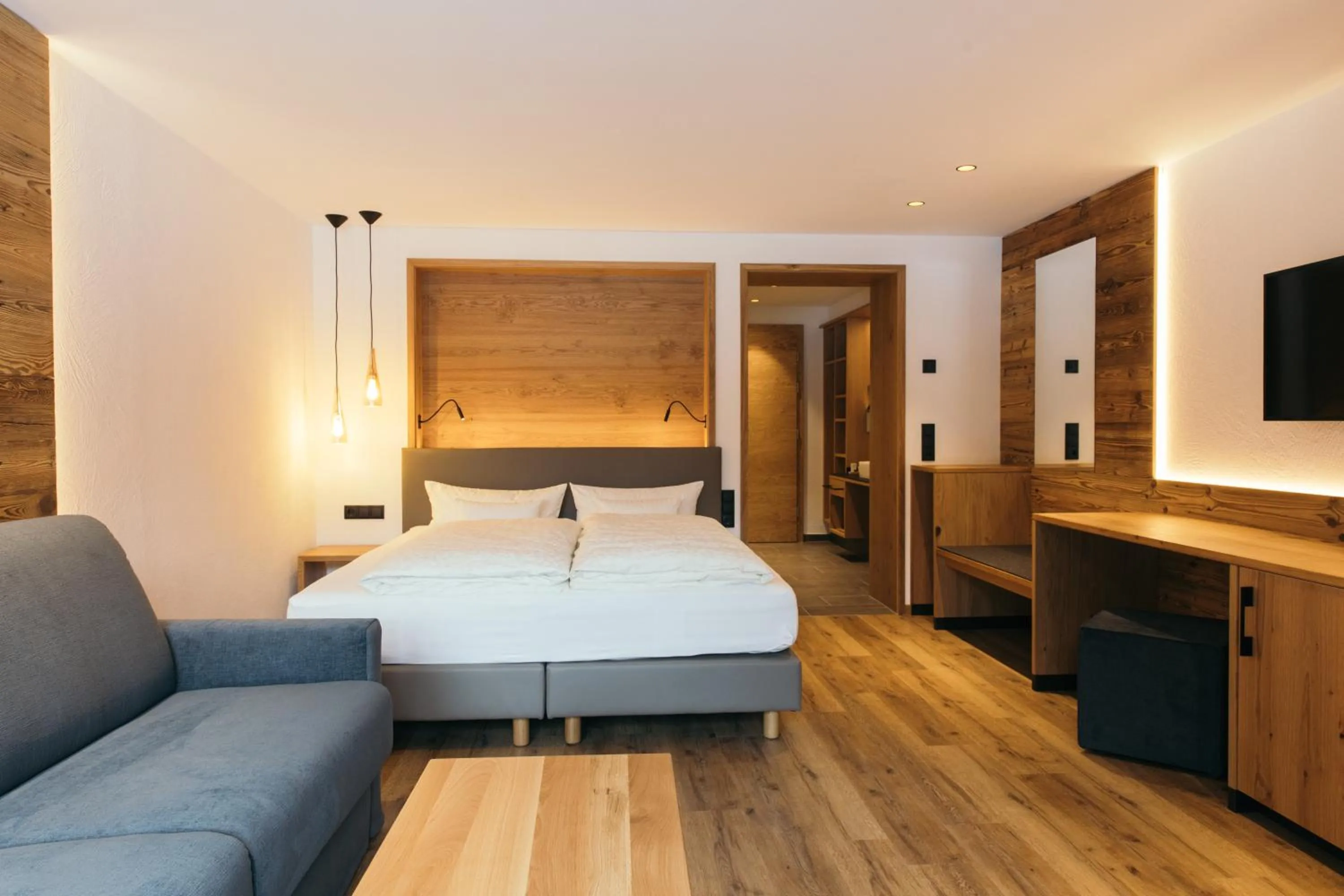 Photo of the whole room, Bed in Hotel Weisseespitze