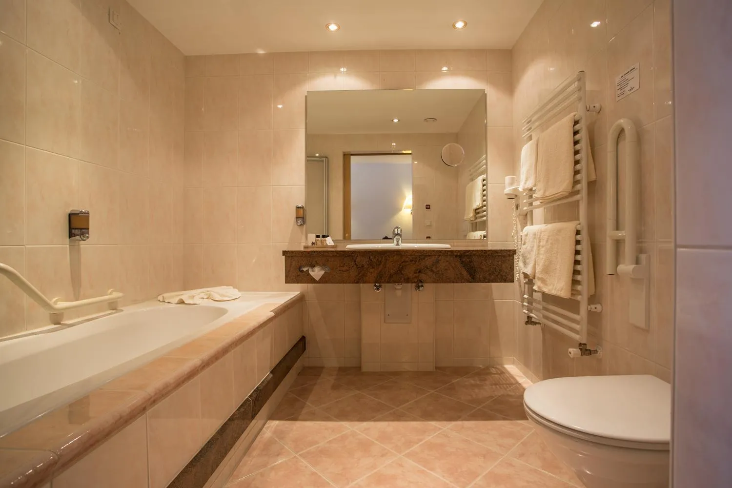 Bathroom in Hotel Weisseespitze