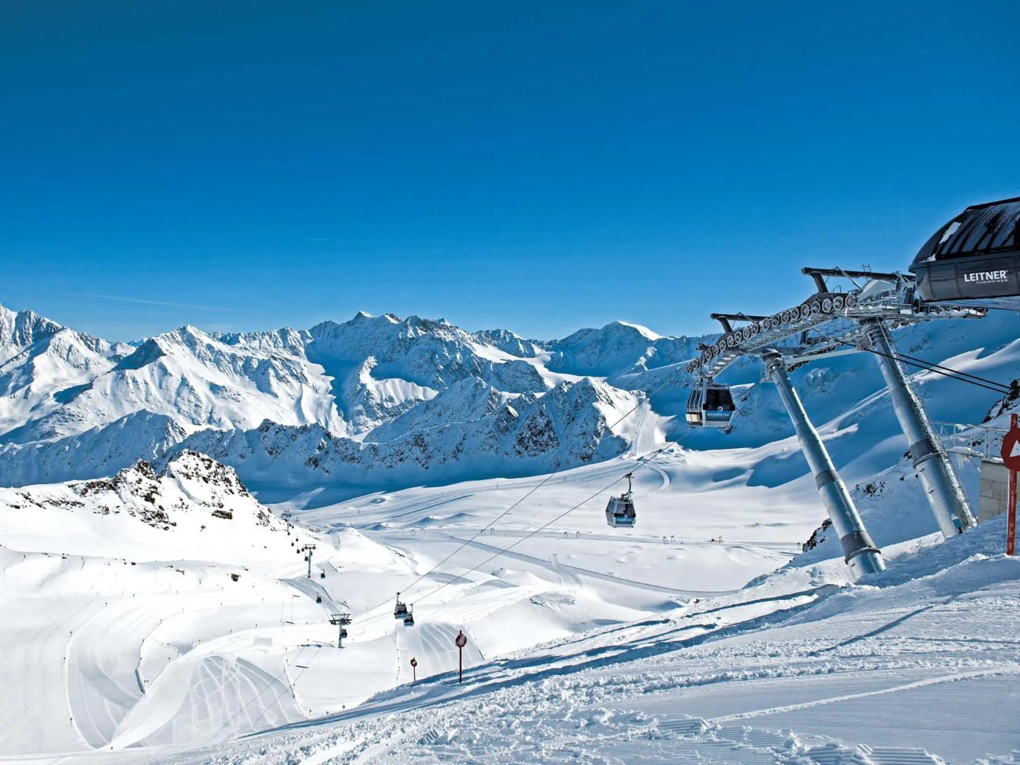 Skiing in Hotel Weisseespitze